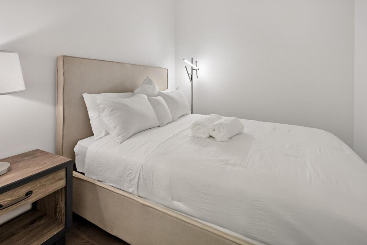 Two-Bedroom Apartment with View photo 2