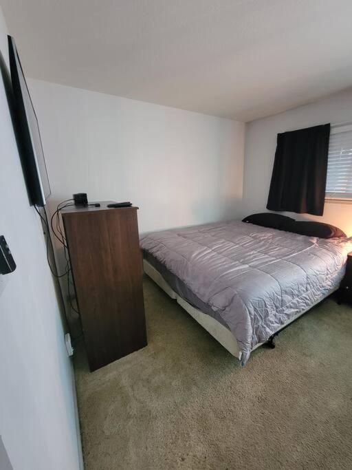 Three-Bedroom House photo 2