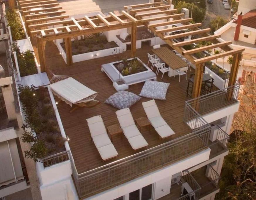 Two-Bedroom Deluxe Apartment with Balcony