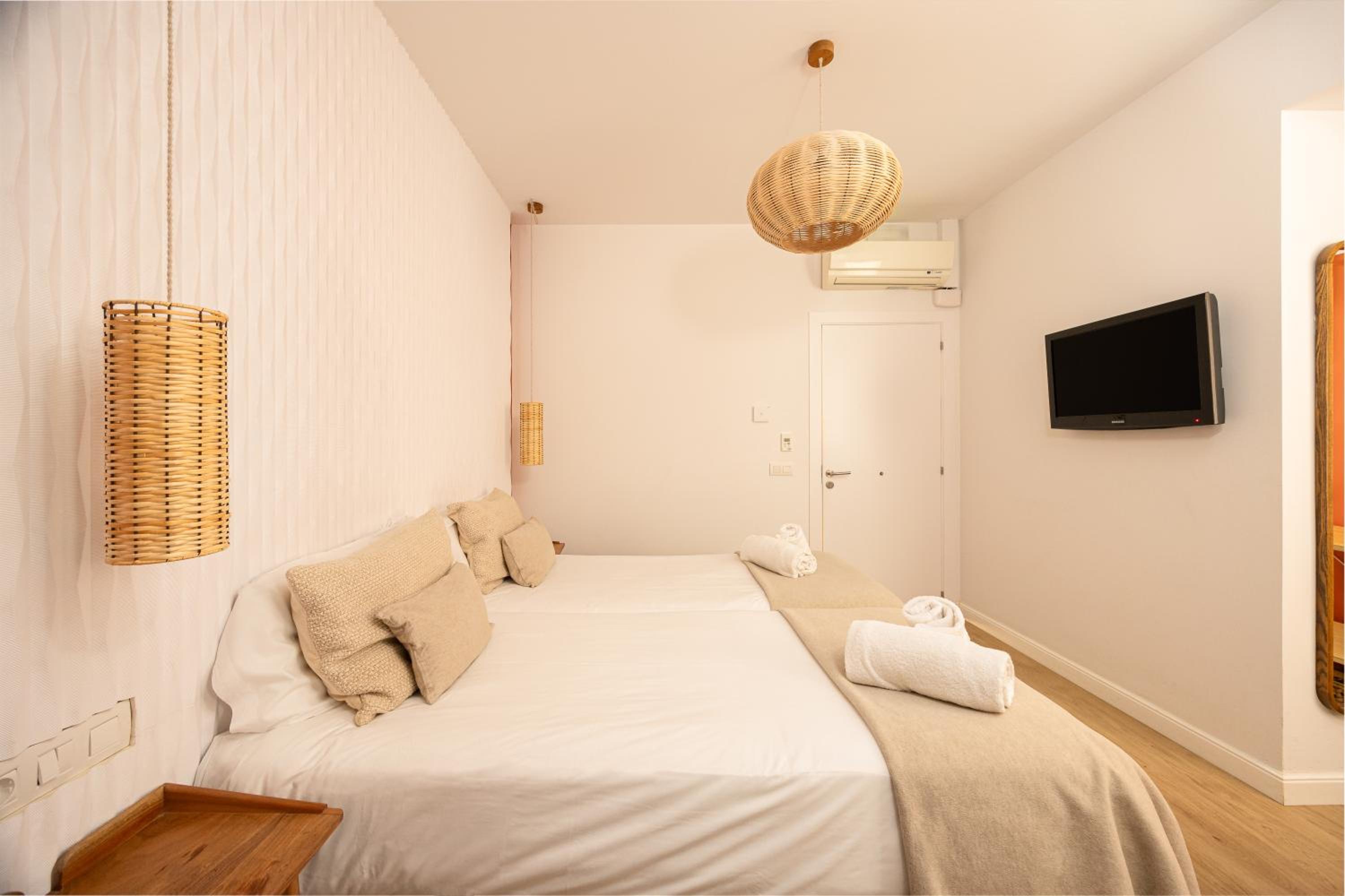 Standard Twin Room photo 2