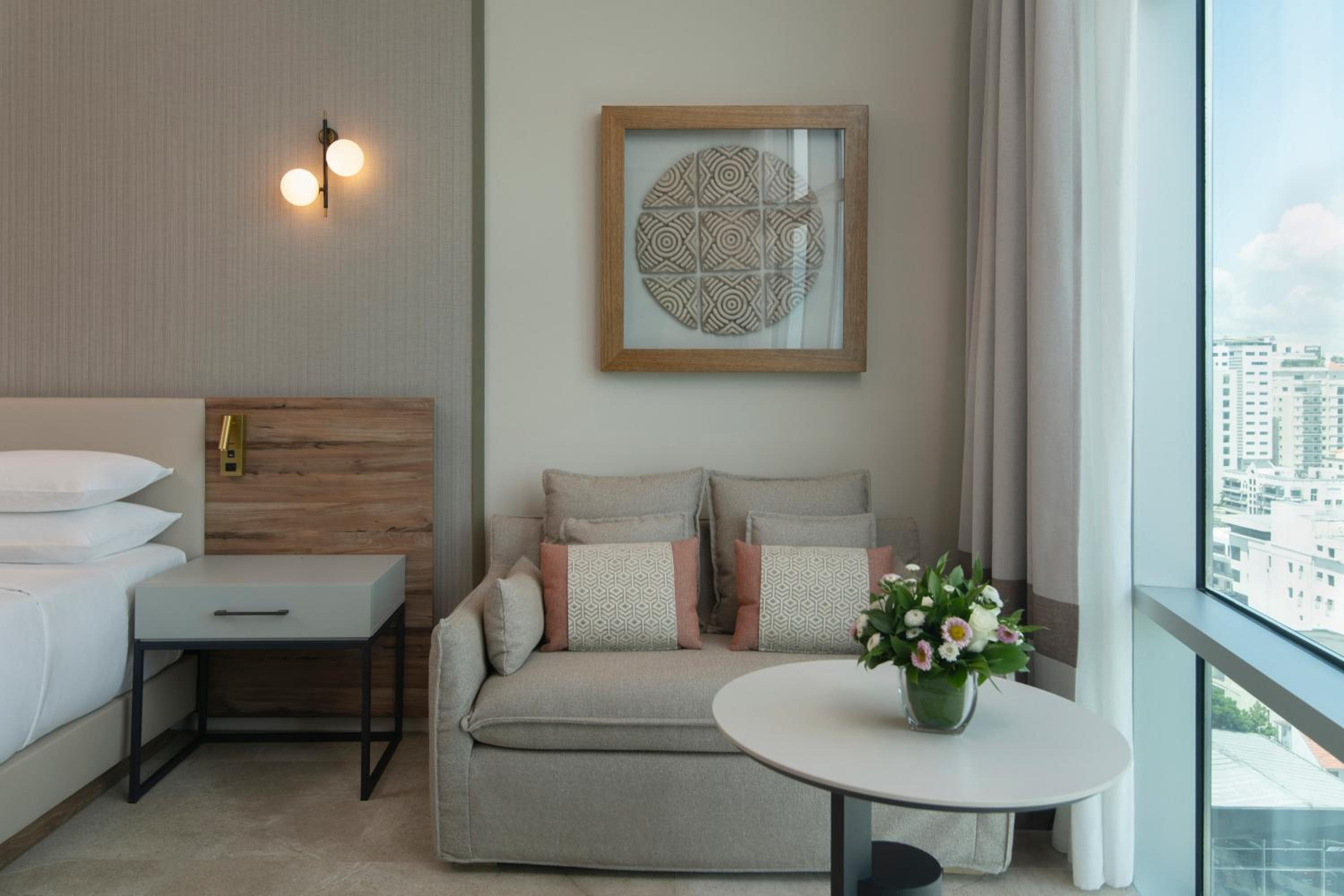 Deluxe King Room - High Floor