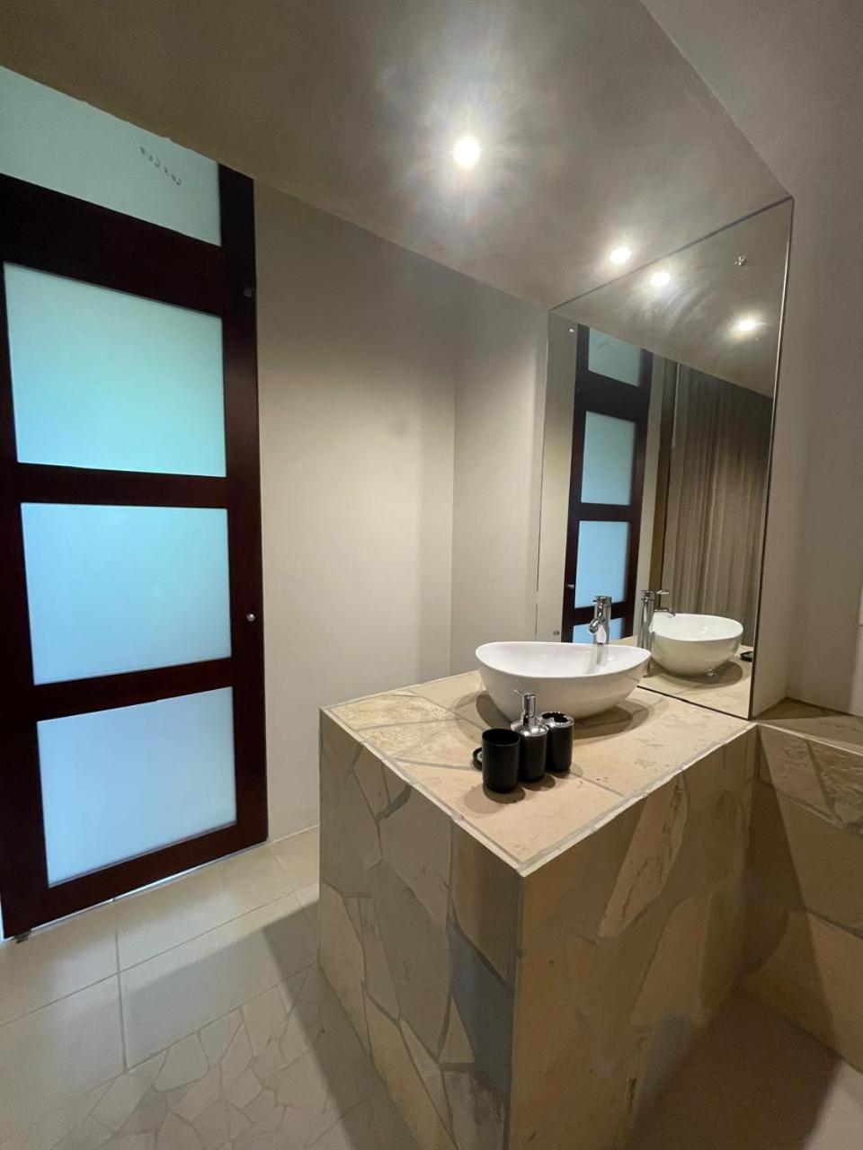 King Room with Pool View photo 2