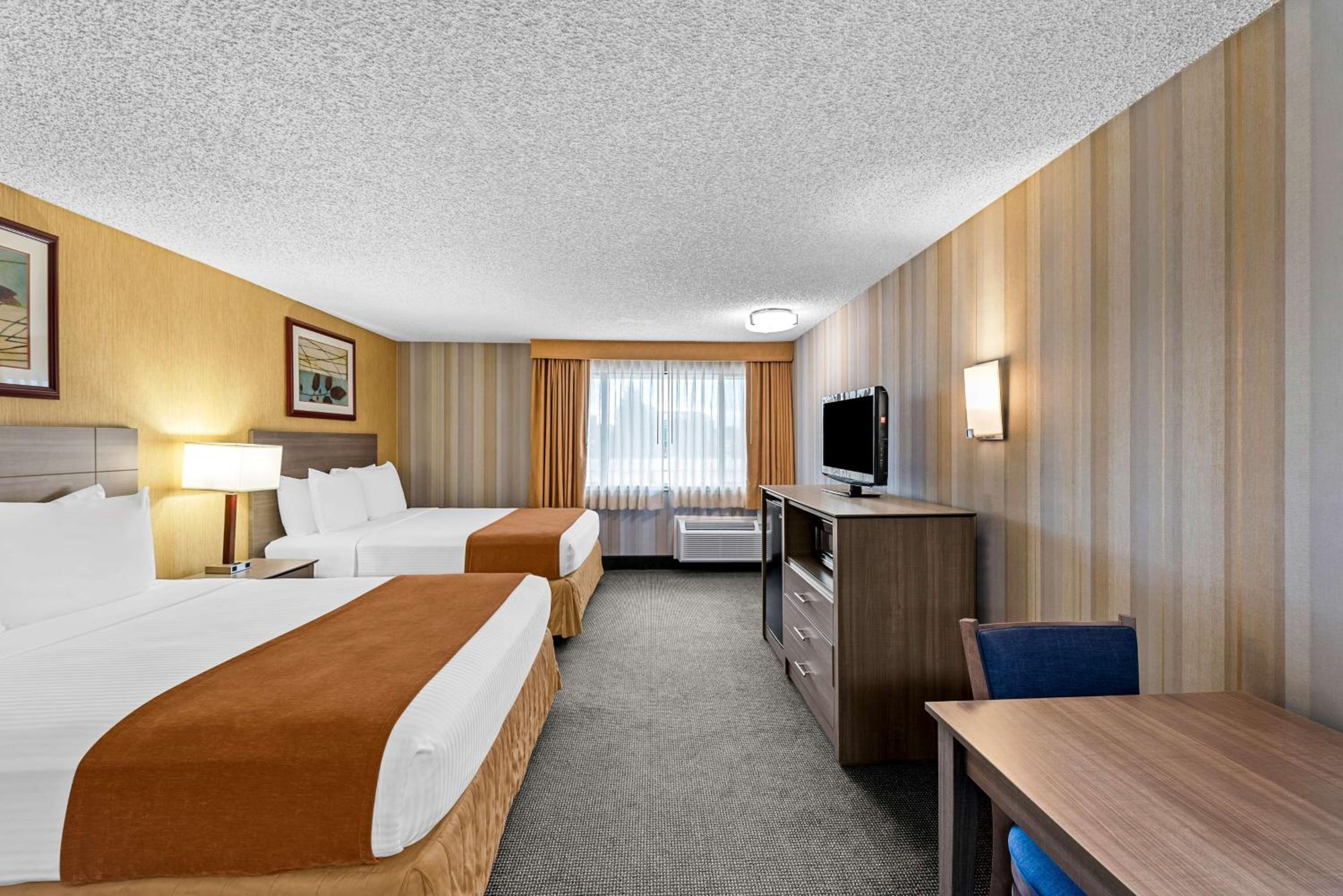 Queen Room with Two Queen Beds - Non-Smoking