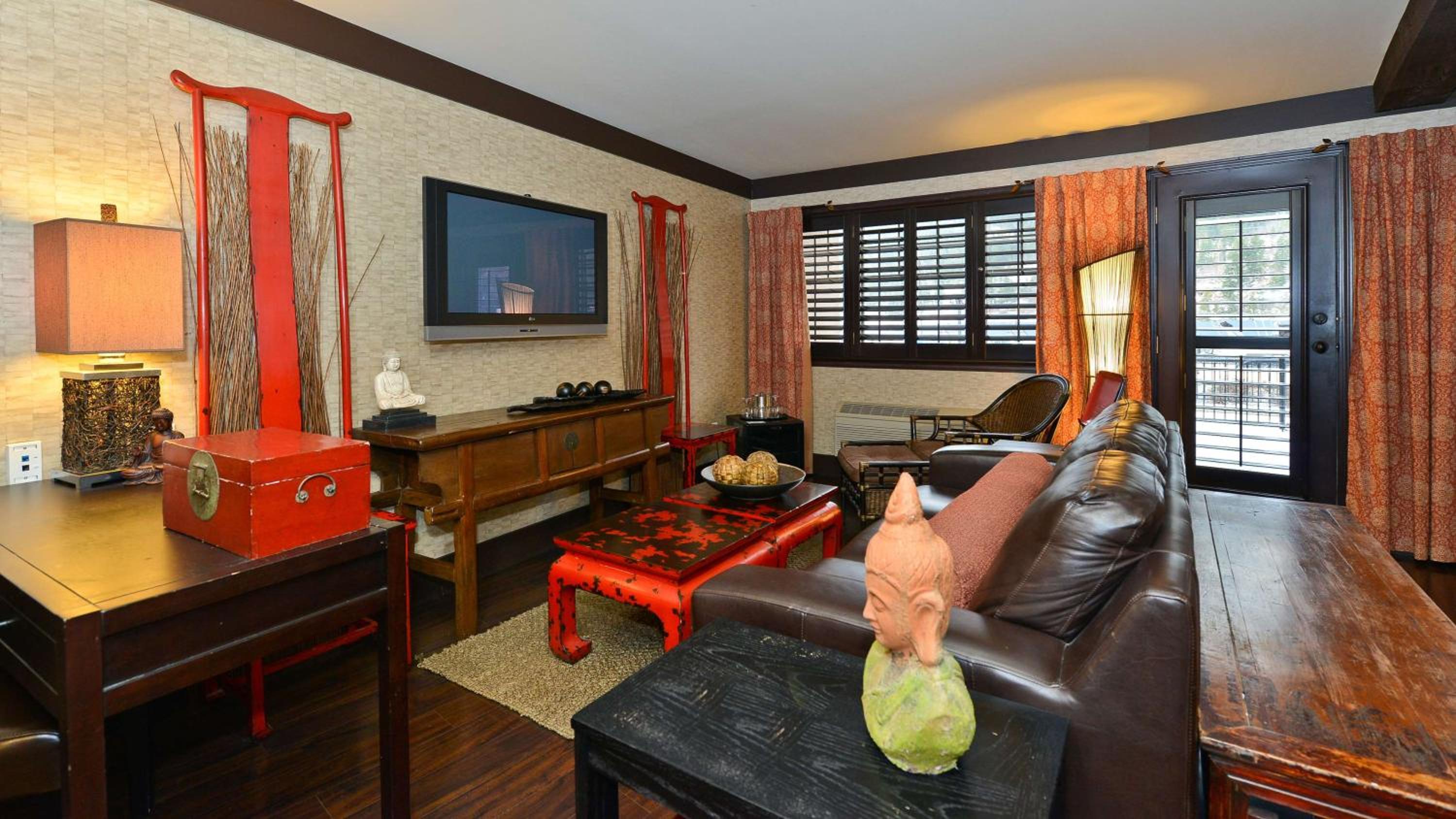 King Suite with Jetted Tub and Terrace - Non-Smoking photo 2