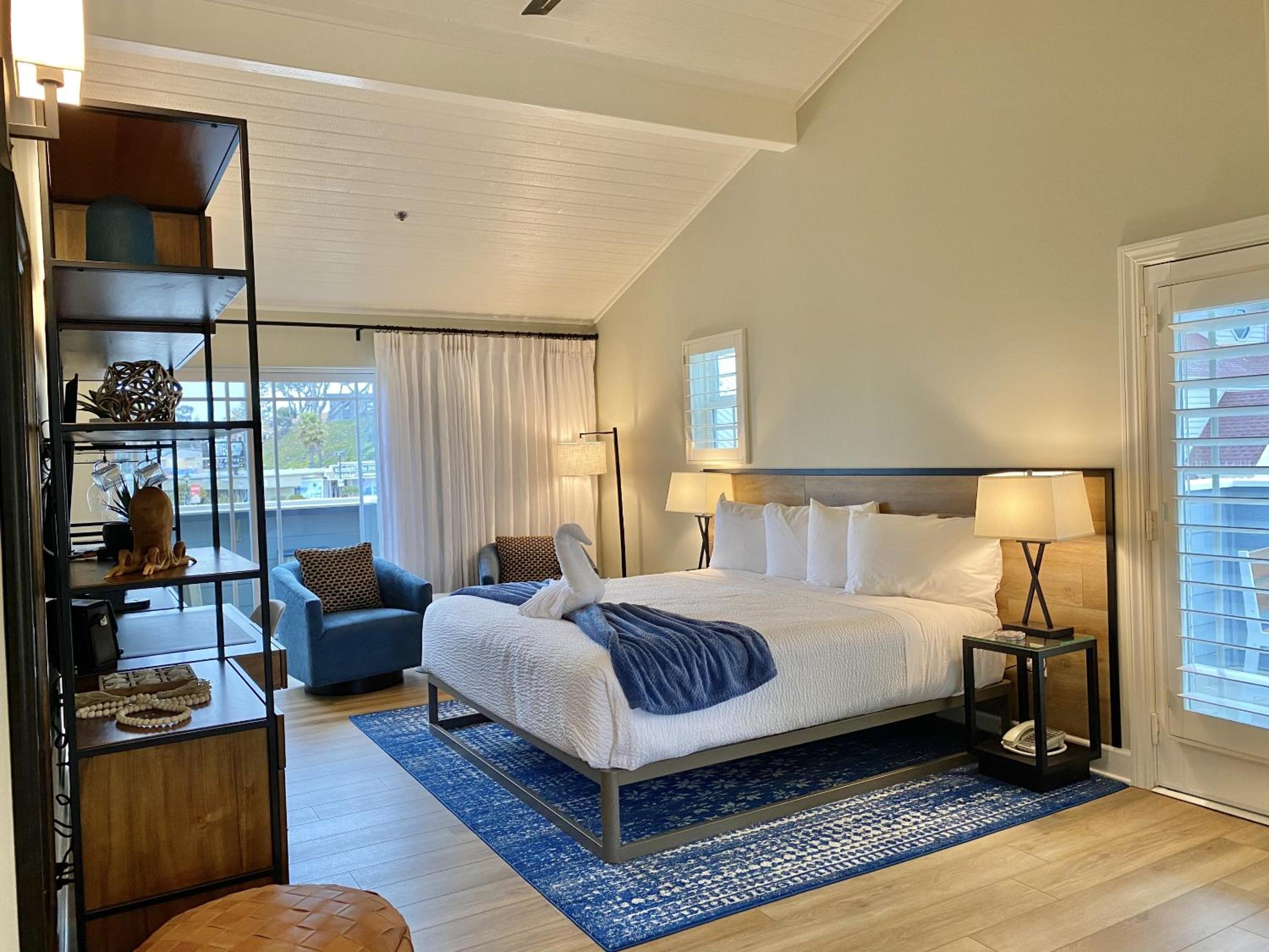 King Room with Balcony