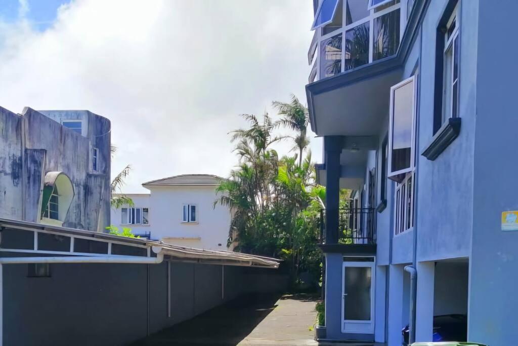 Three-Bedroom Apartment with Balcony photo 2