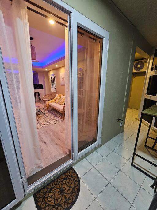 Three-Bedroom Apartment with Balcony photo 3