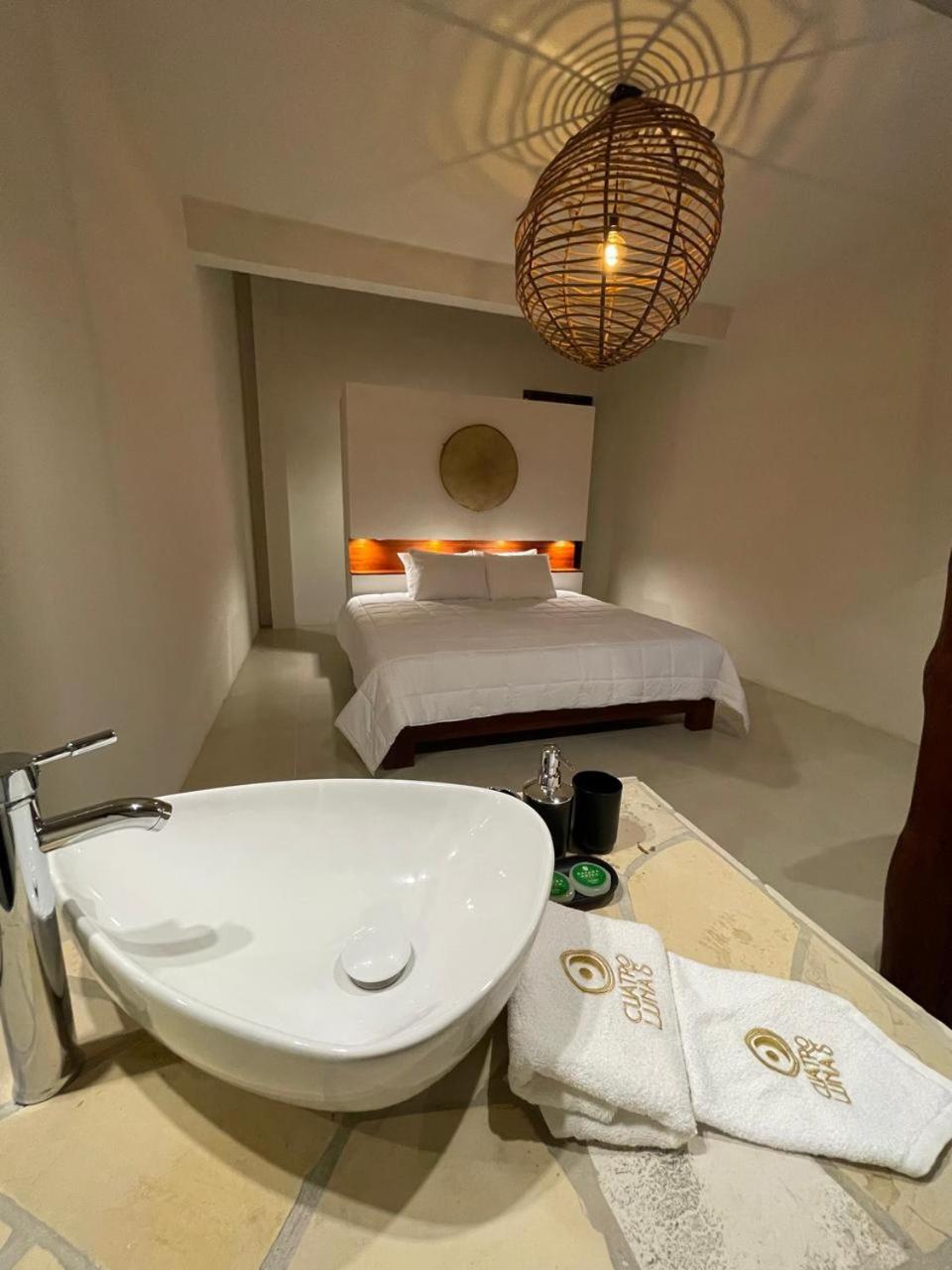 King Room with Pool View photo 3