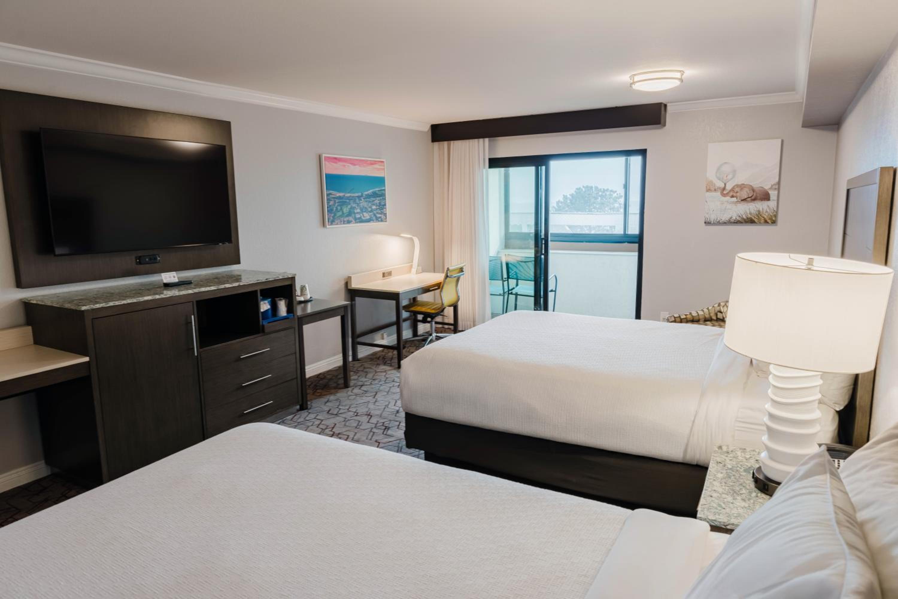 Standard Queen Room with Two Queen Beds with Balcony - Non Smoking - Photo 1