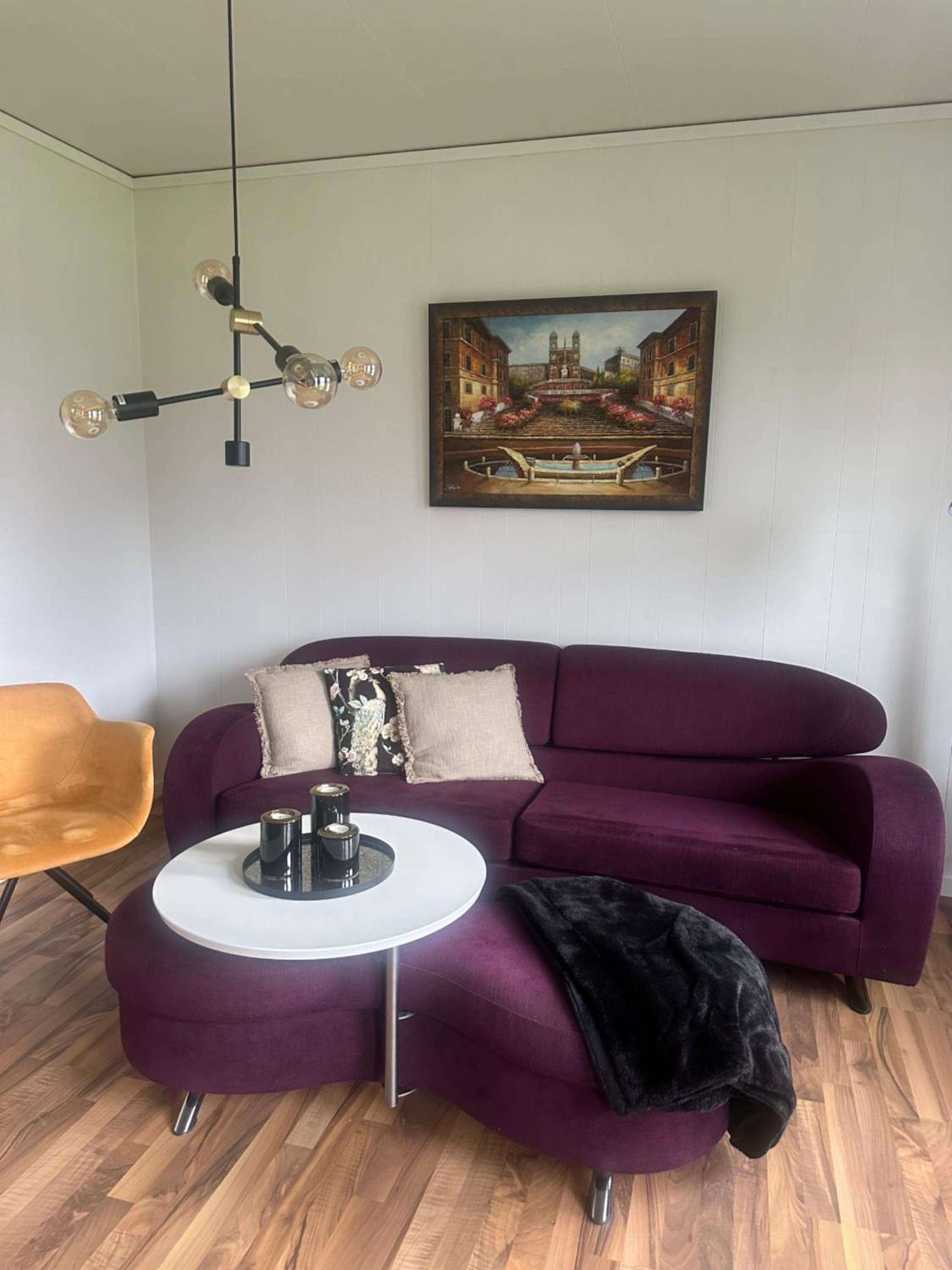One-Bedroom Apartment photo 2