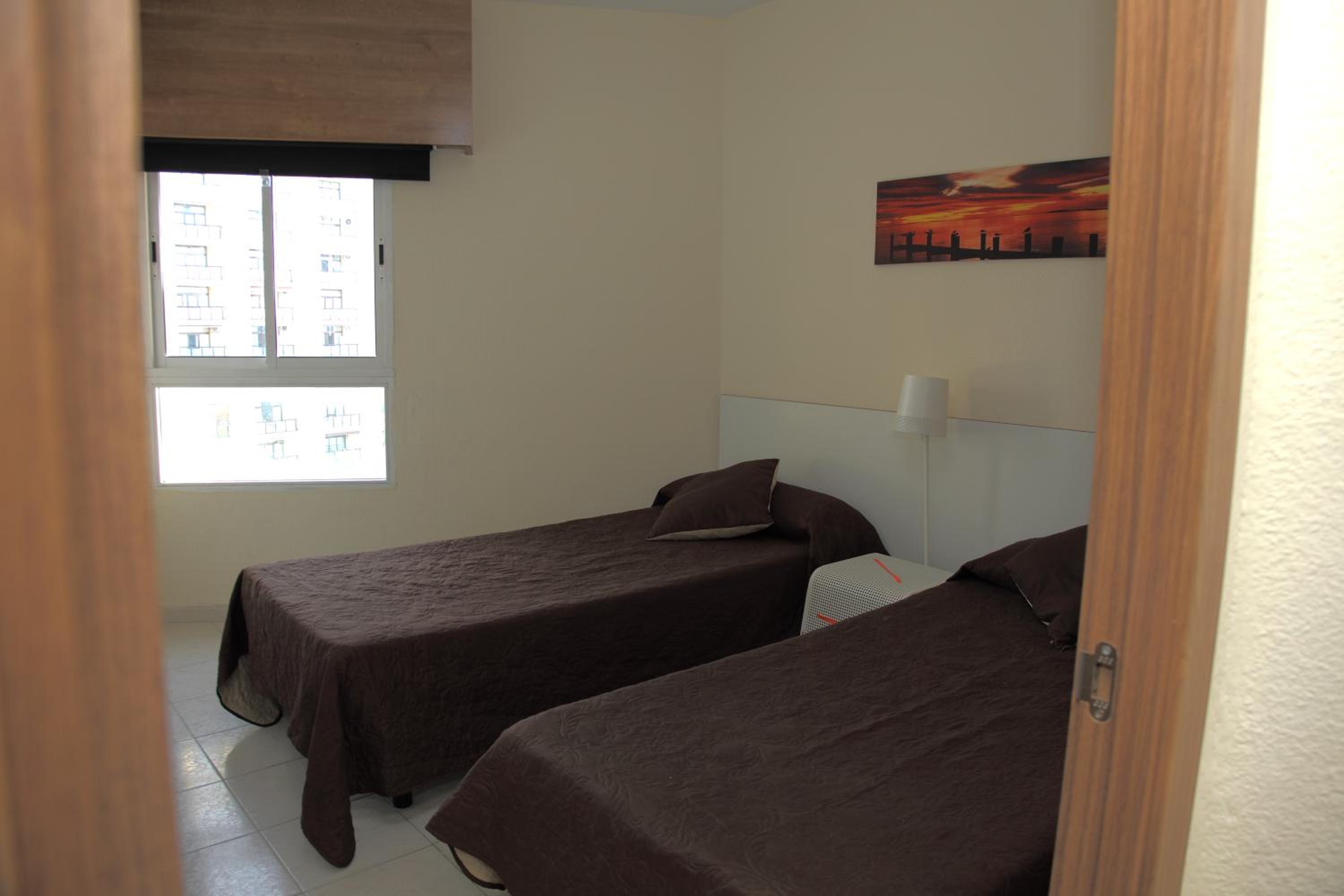 Estudio con vista lateral al mar (2 adultos)
