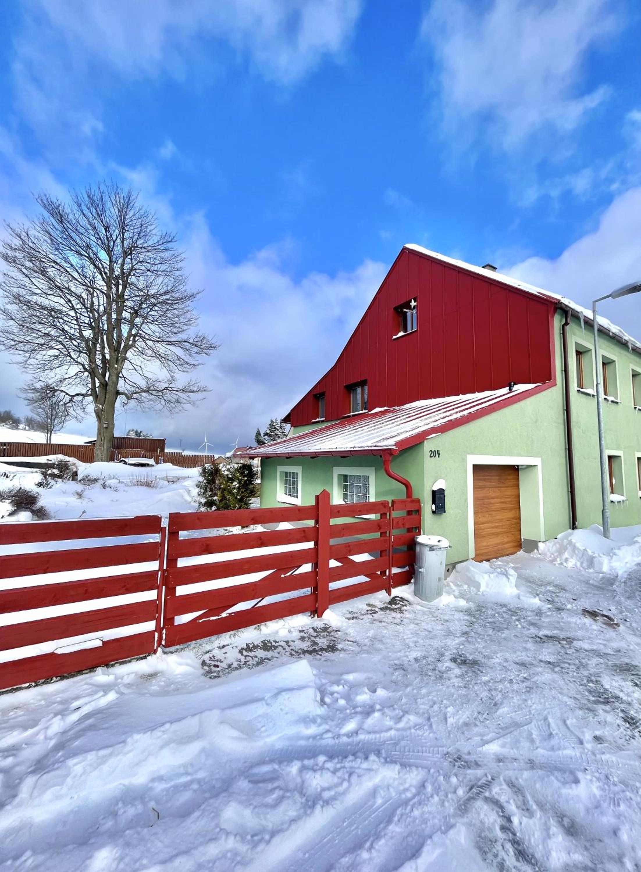 Four-Bedroom House photo 2