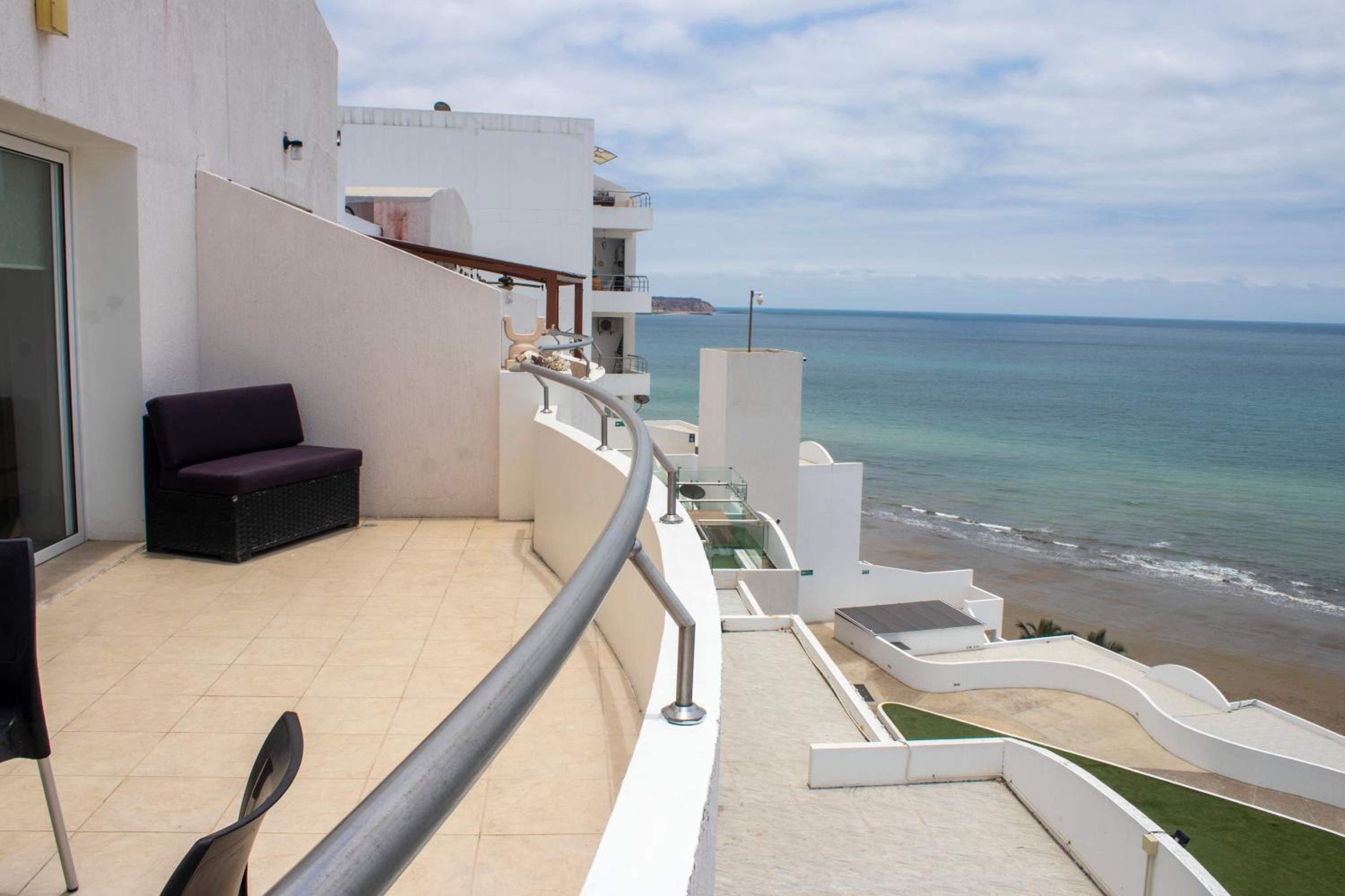Two-Bedroom Apartment with Terrace and Sea View photo 3
