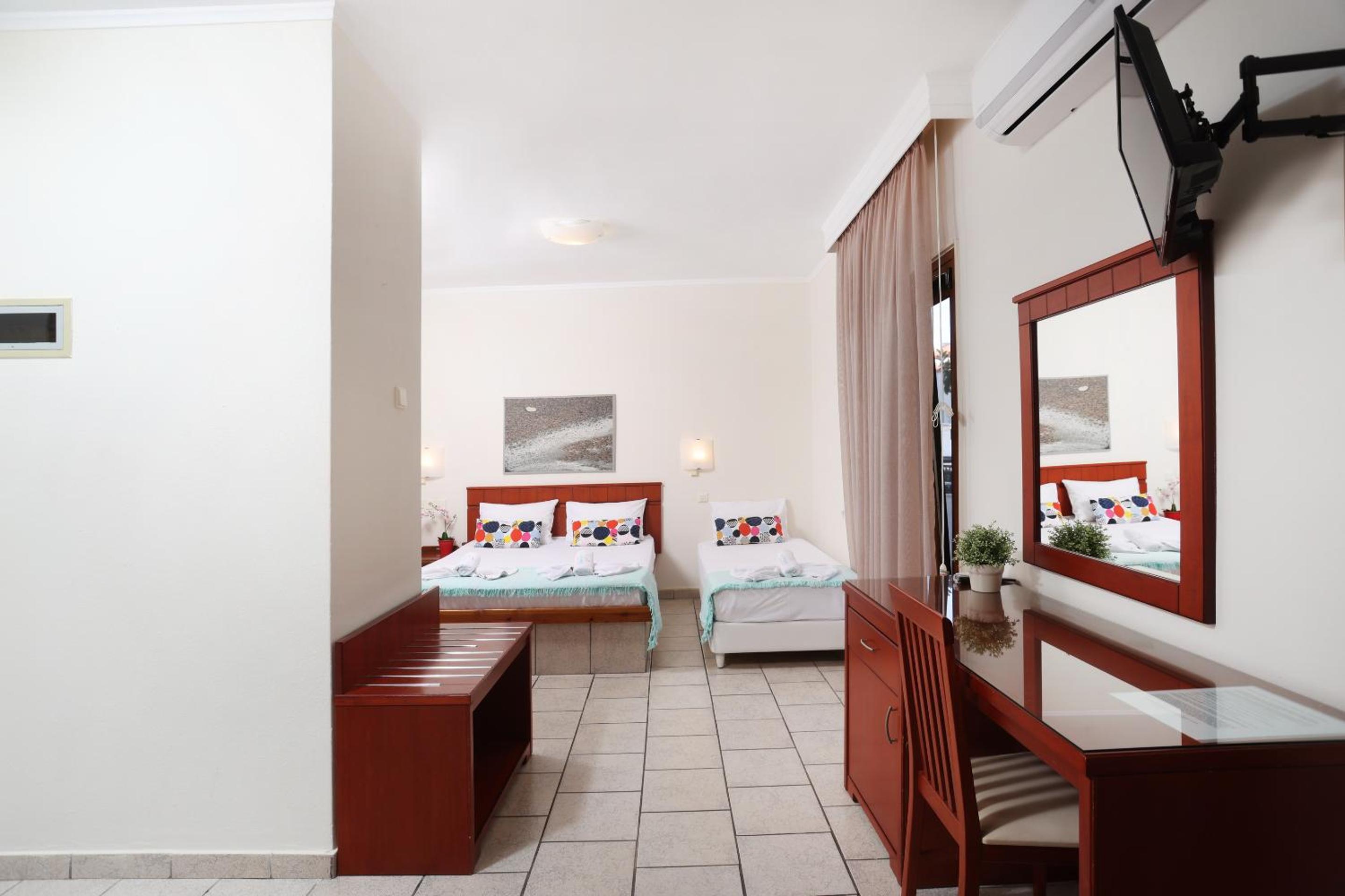 Economy Triple Room