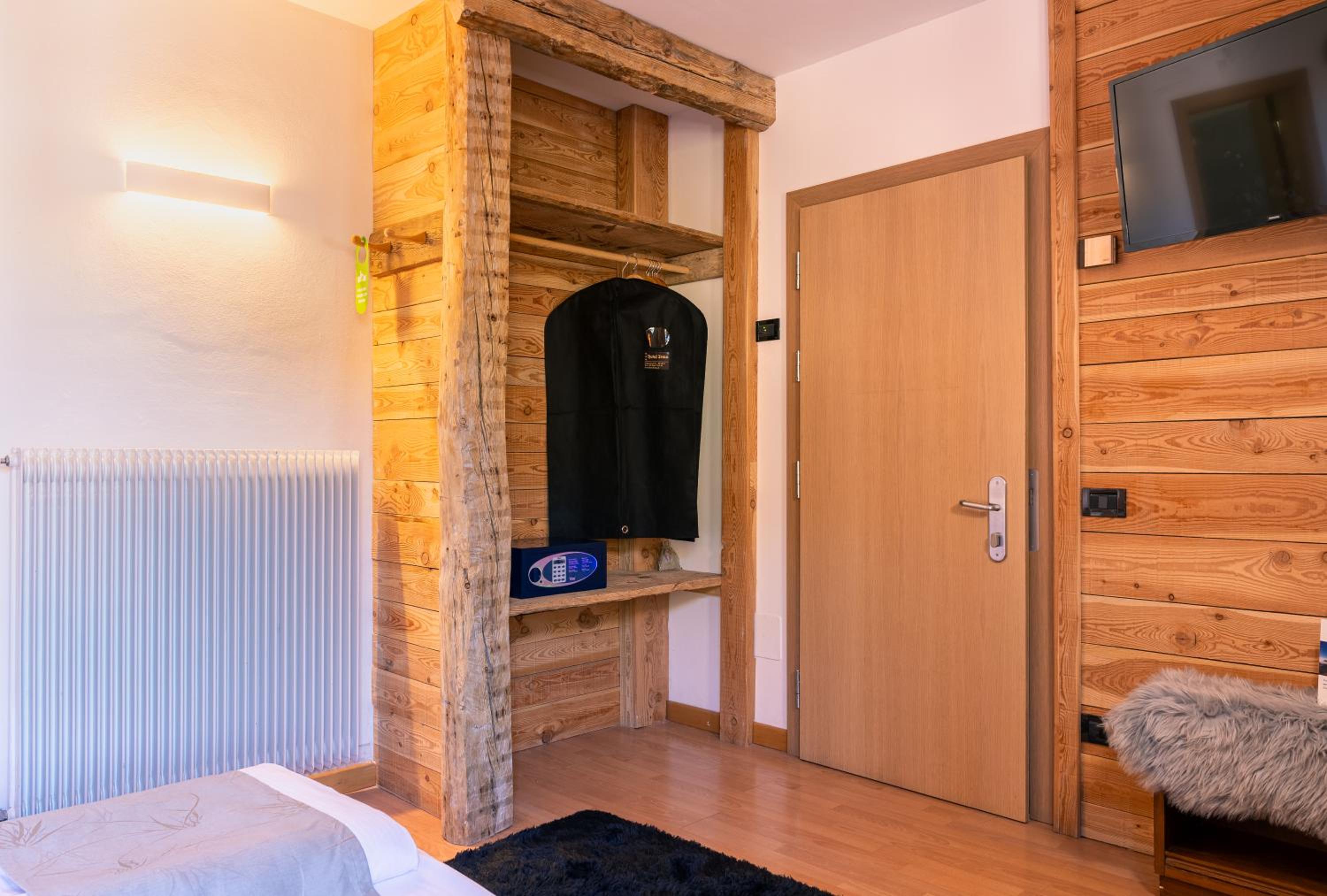 Single Room photo 3