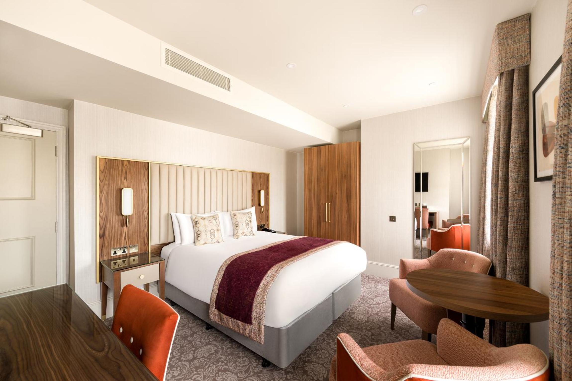 Standard Queen Room - Photo 15