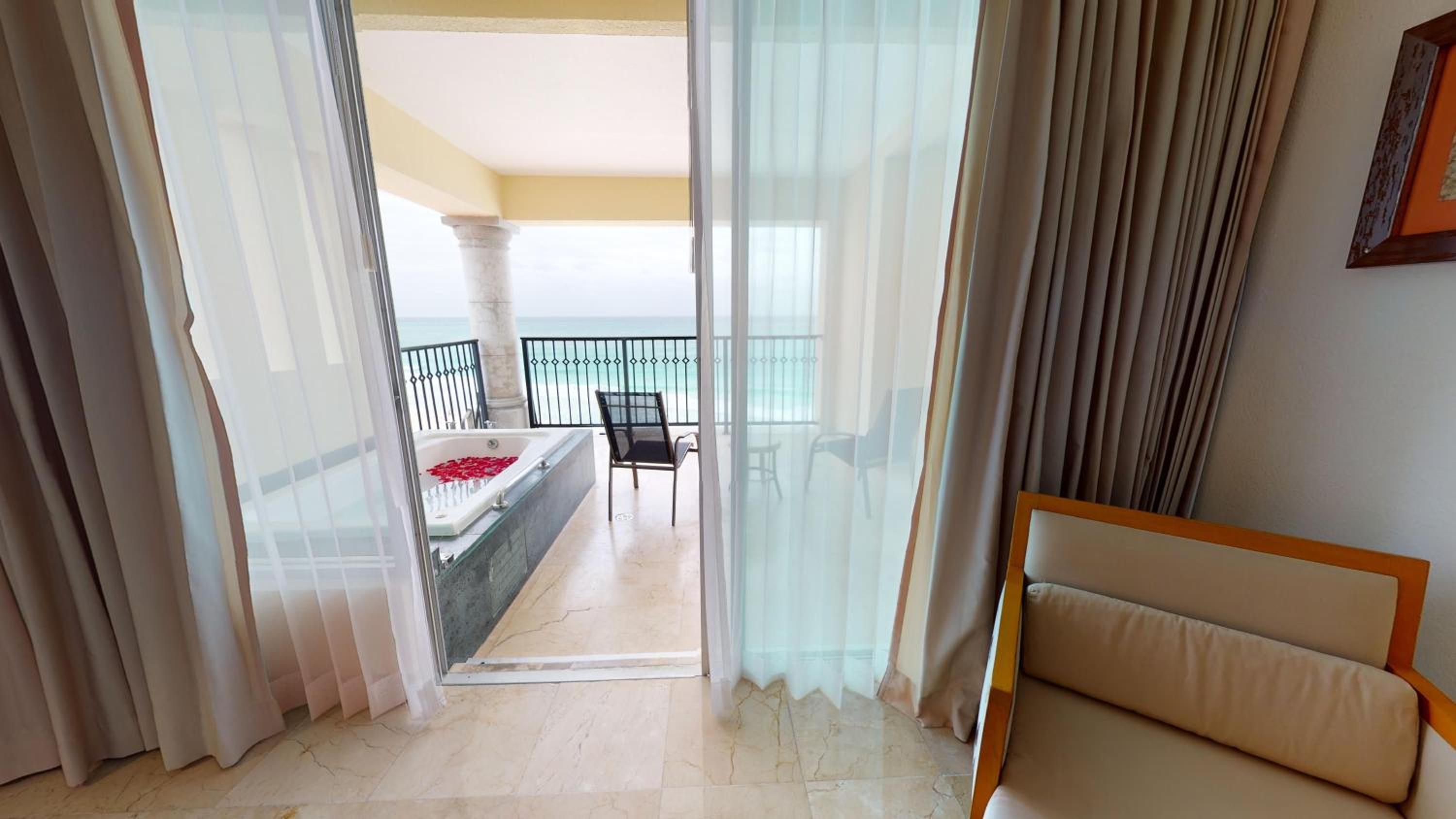 Master Suite thumbnail 6