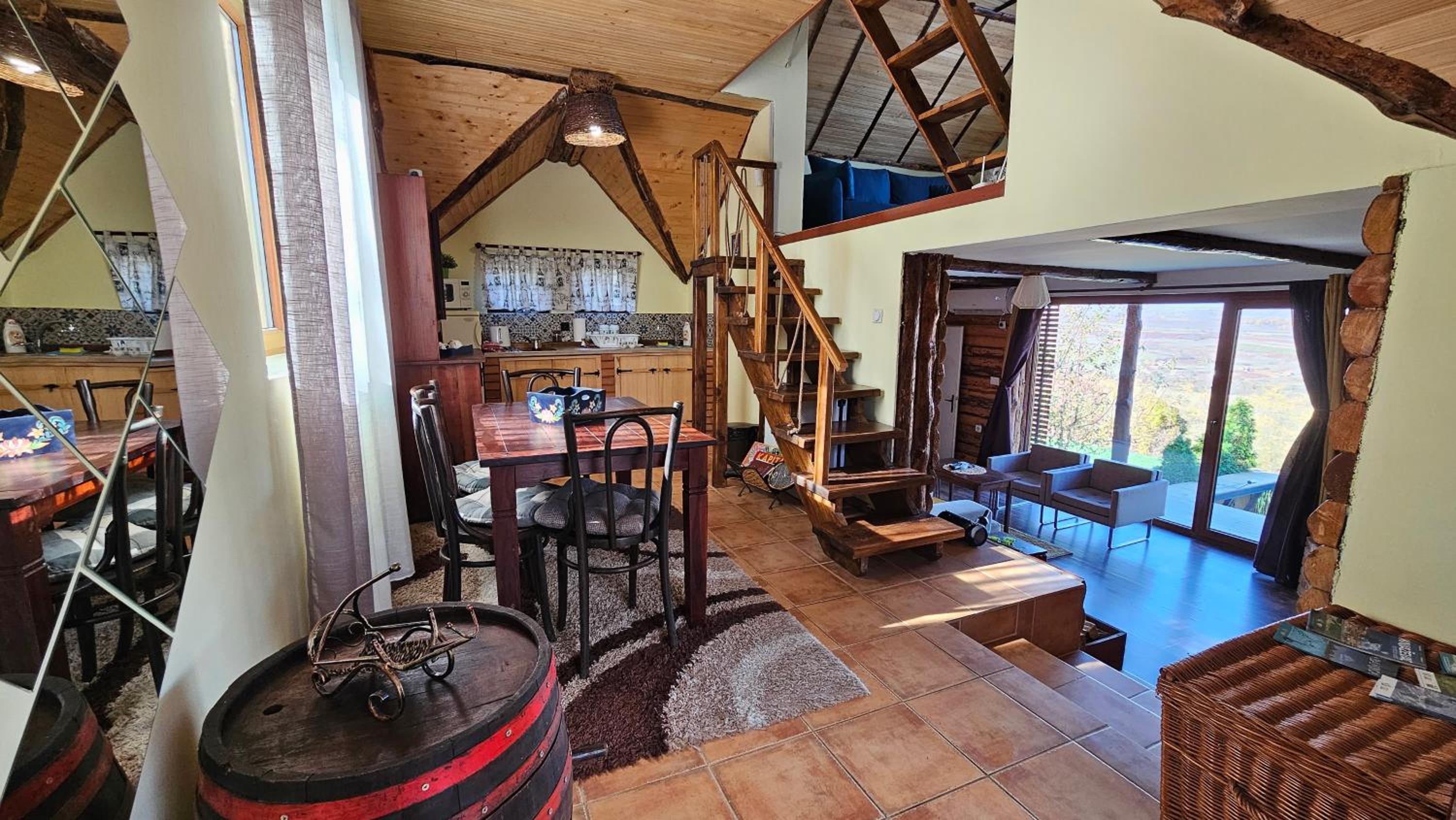 One-Bedroom House photo 1