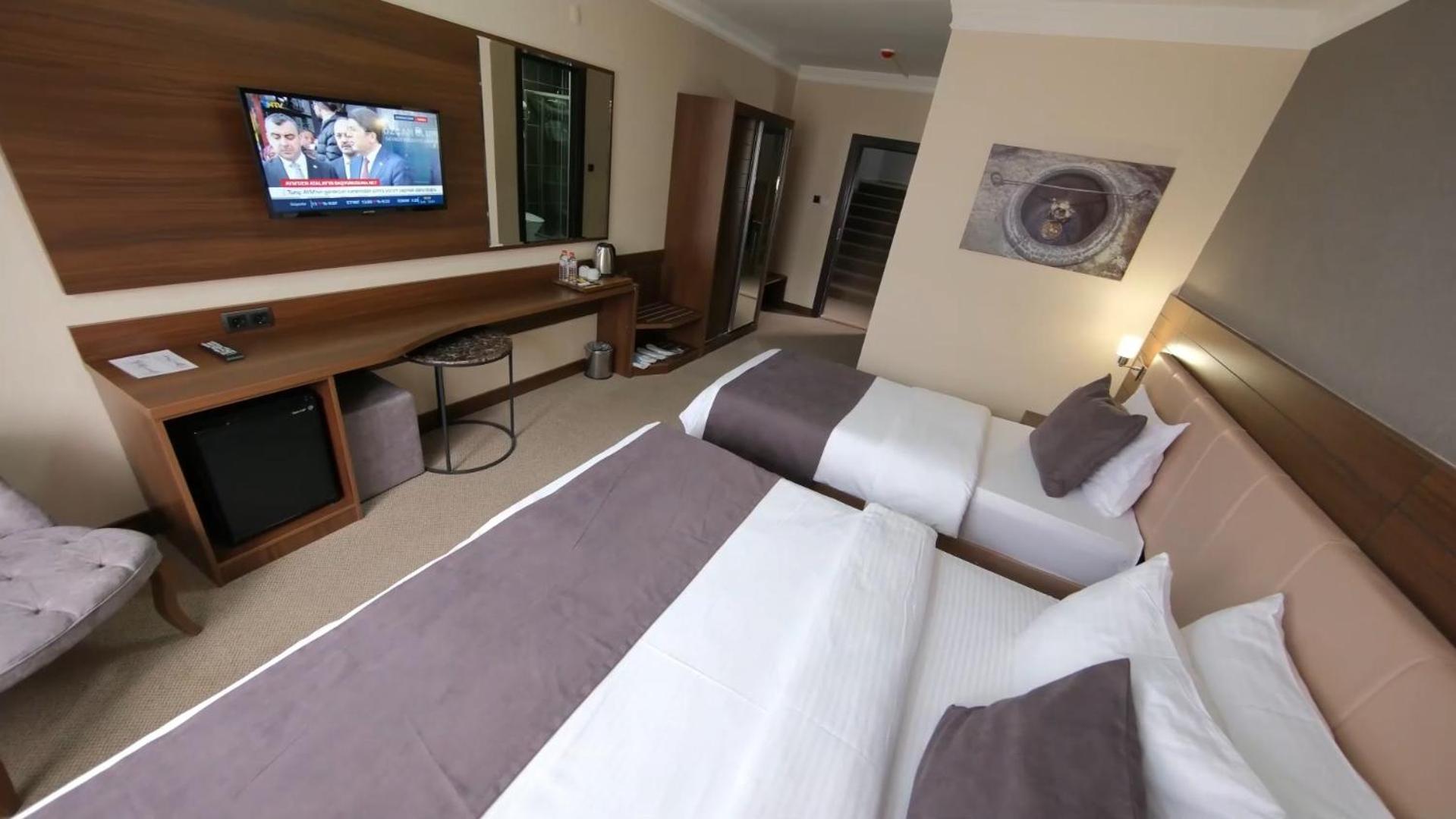 Standard Twin Room - Photo 2