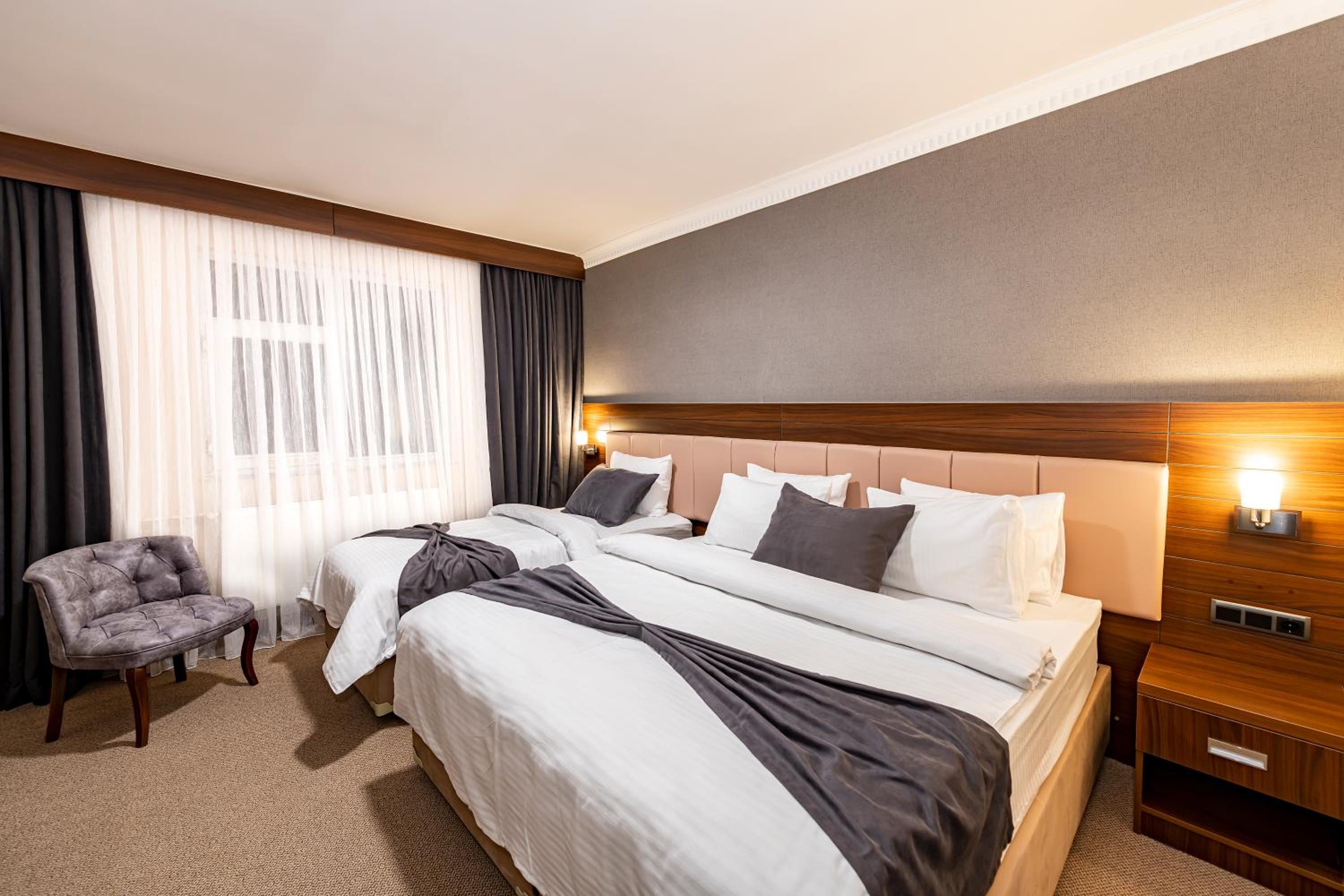 Standard Twin Room - Photo 7