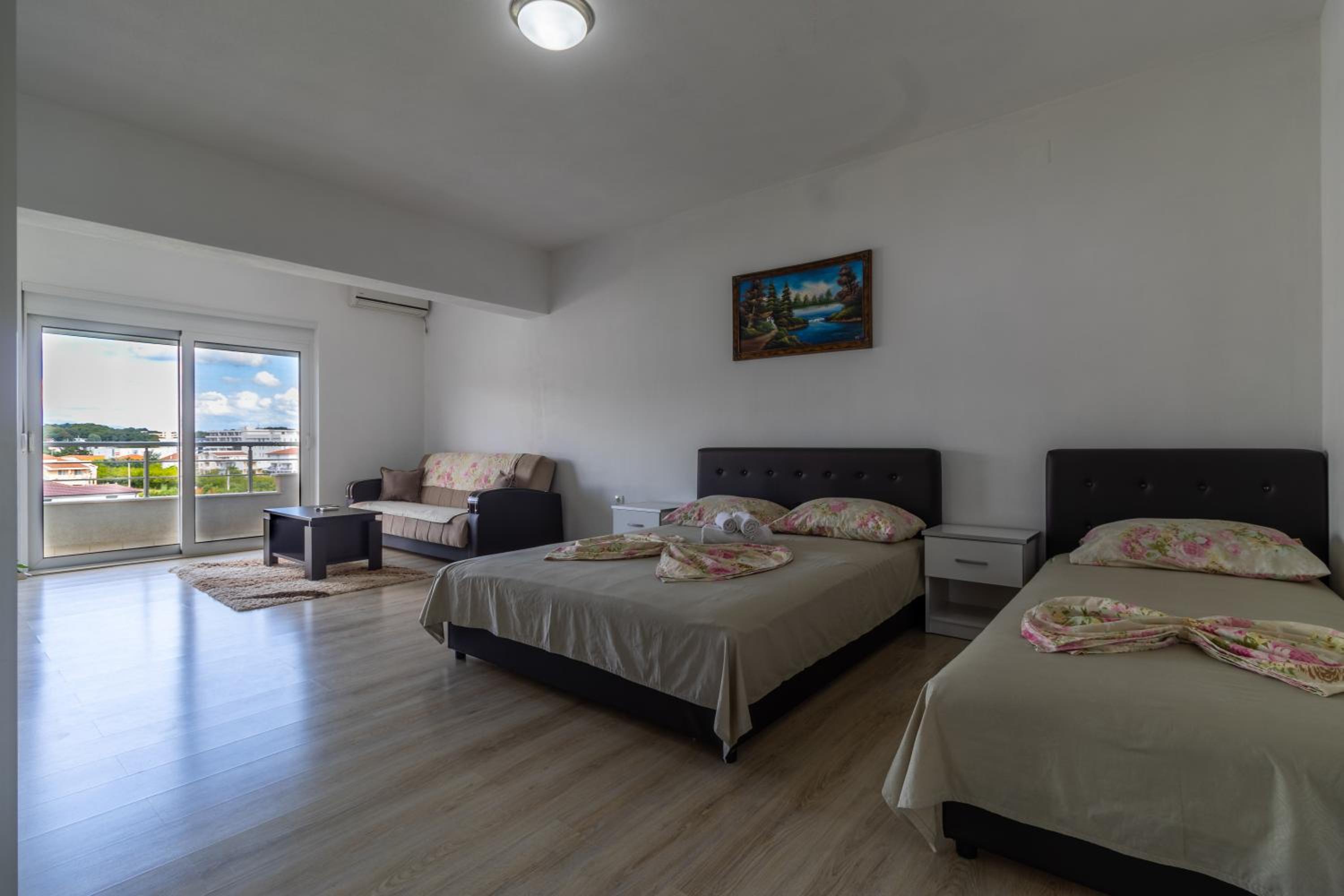 Superior Apartment with City View