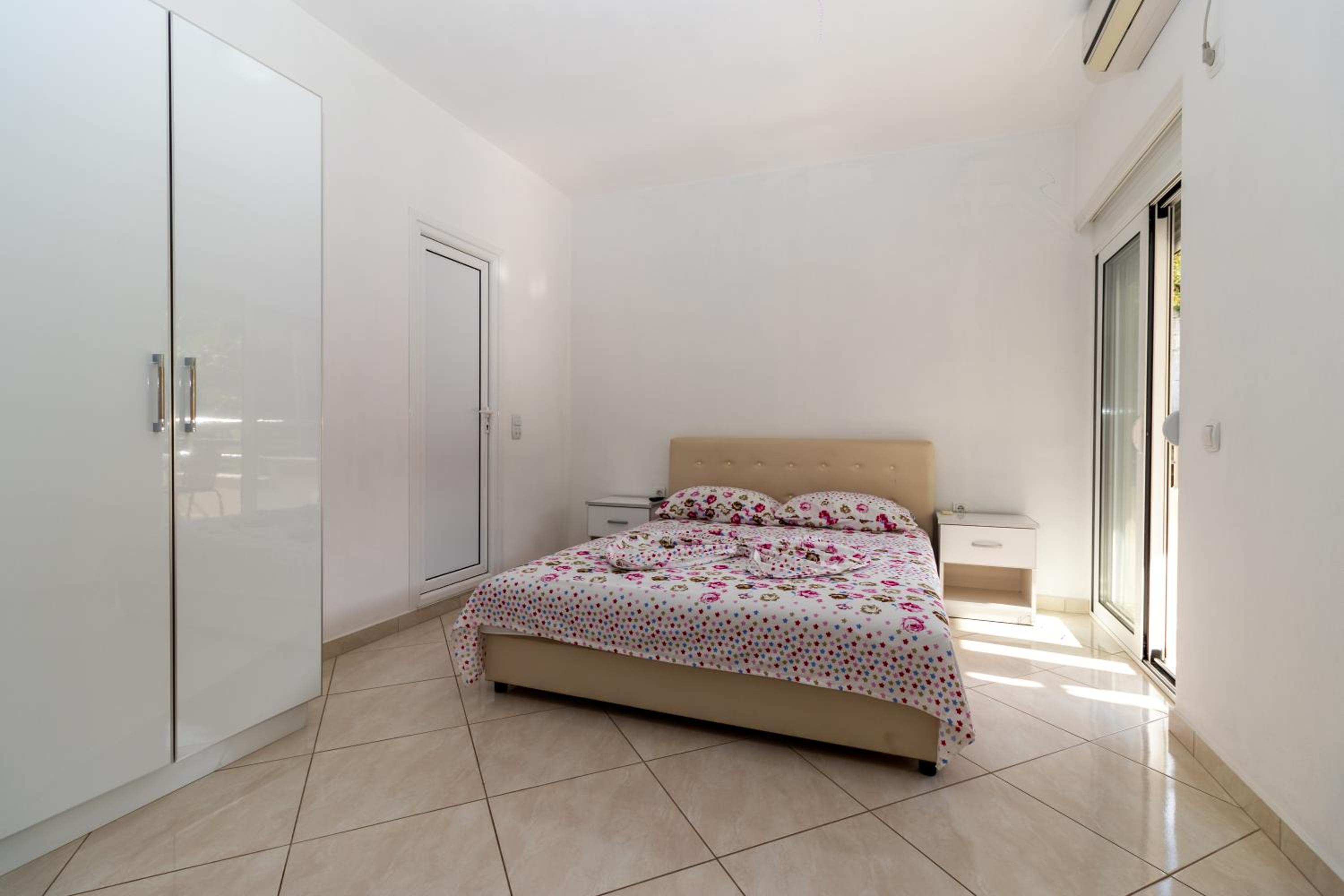 One-Bedroom Apartment with Terrace