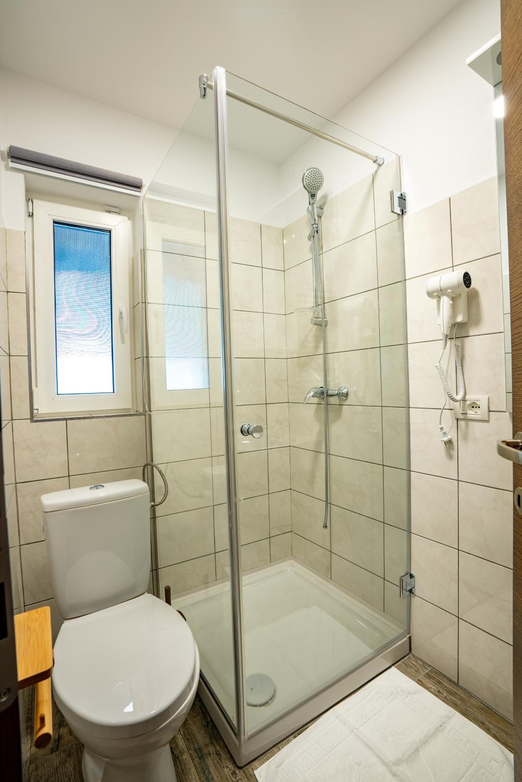 Quadruple Room with Balcony photo 3