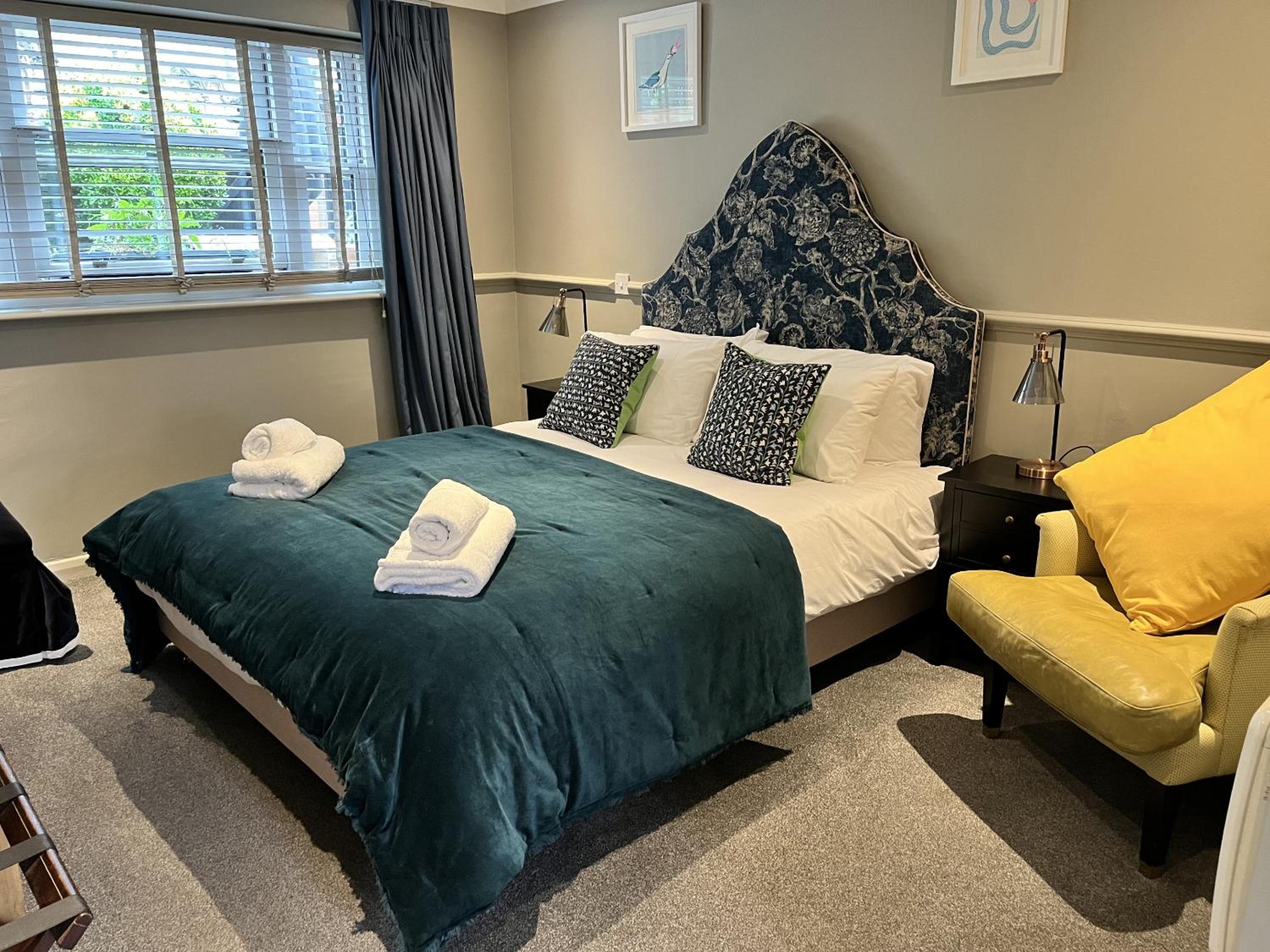 Double Room with Private Bathroom - Photo 9