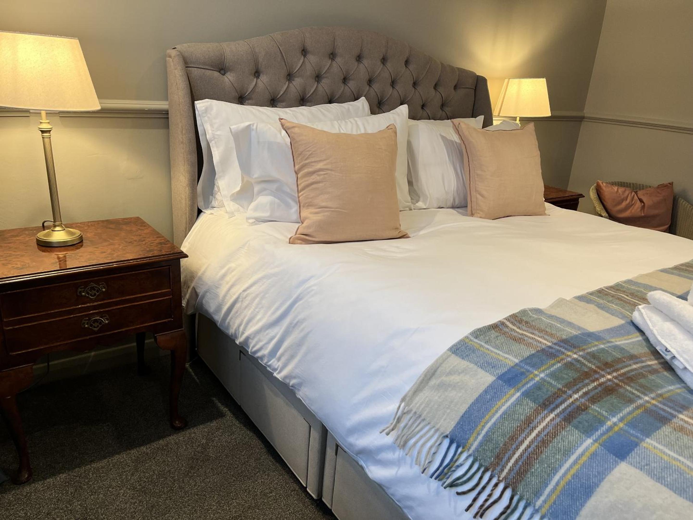 Double Room with Private Bathroom - Photo 7