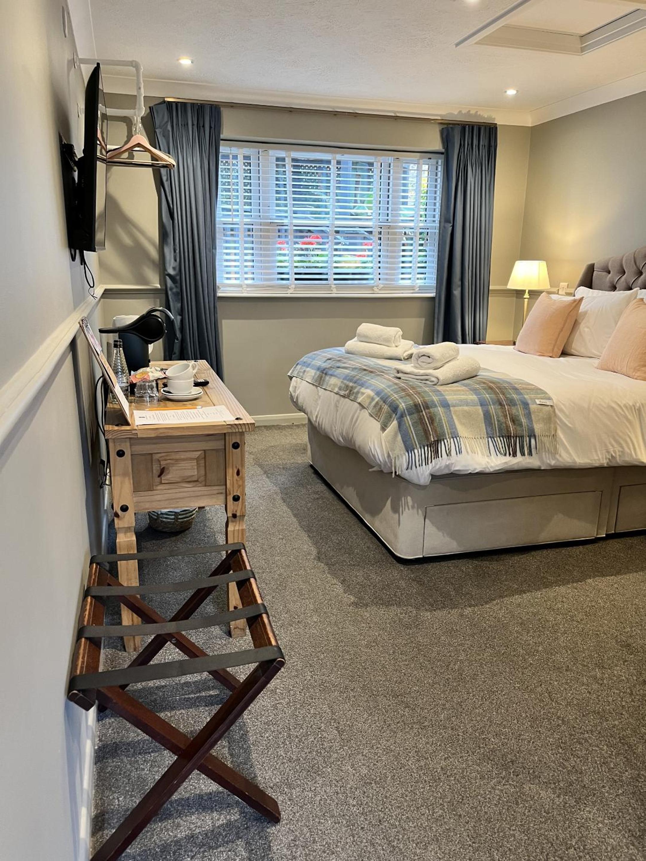 Double Room with Private Bathroom - Photo 8