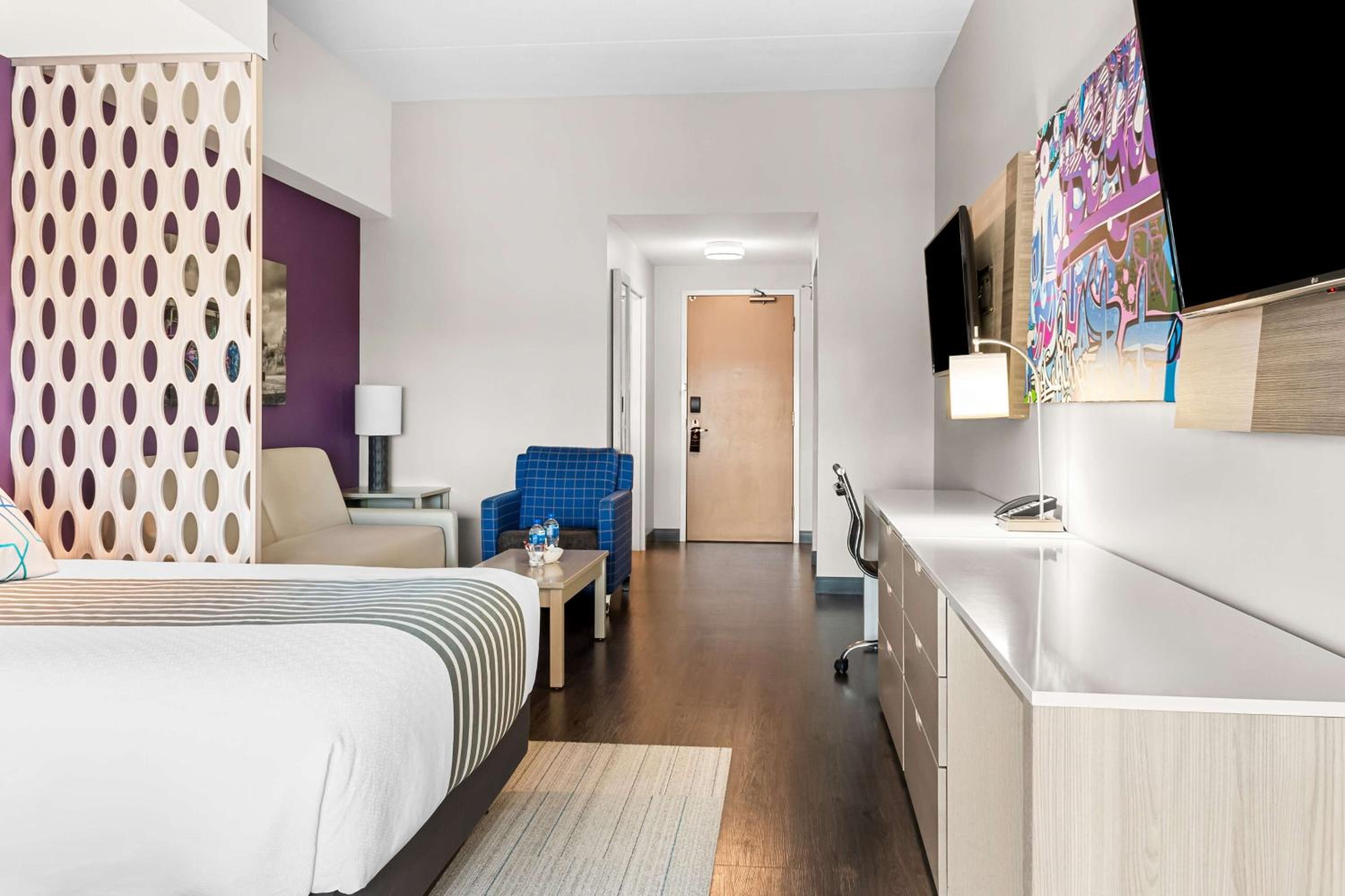 King Studio with Sofa Bed - VIP Floor - Photo 2