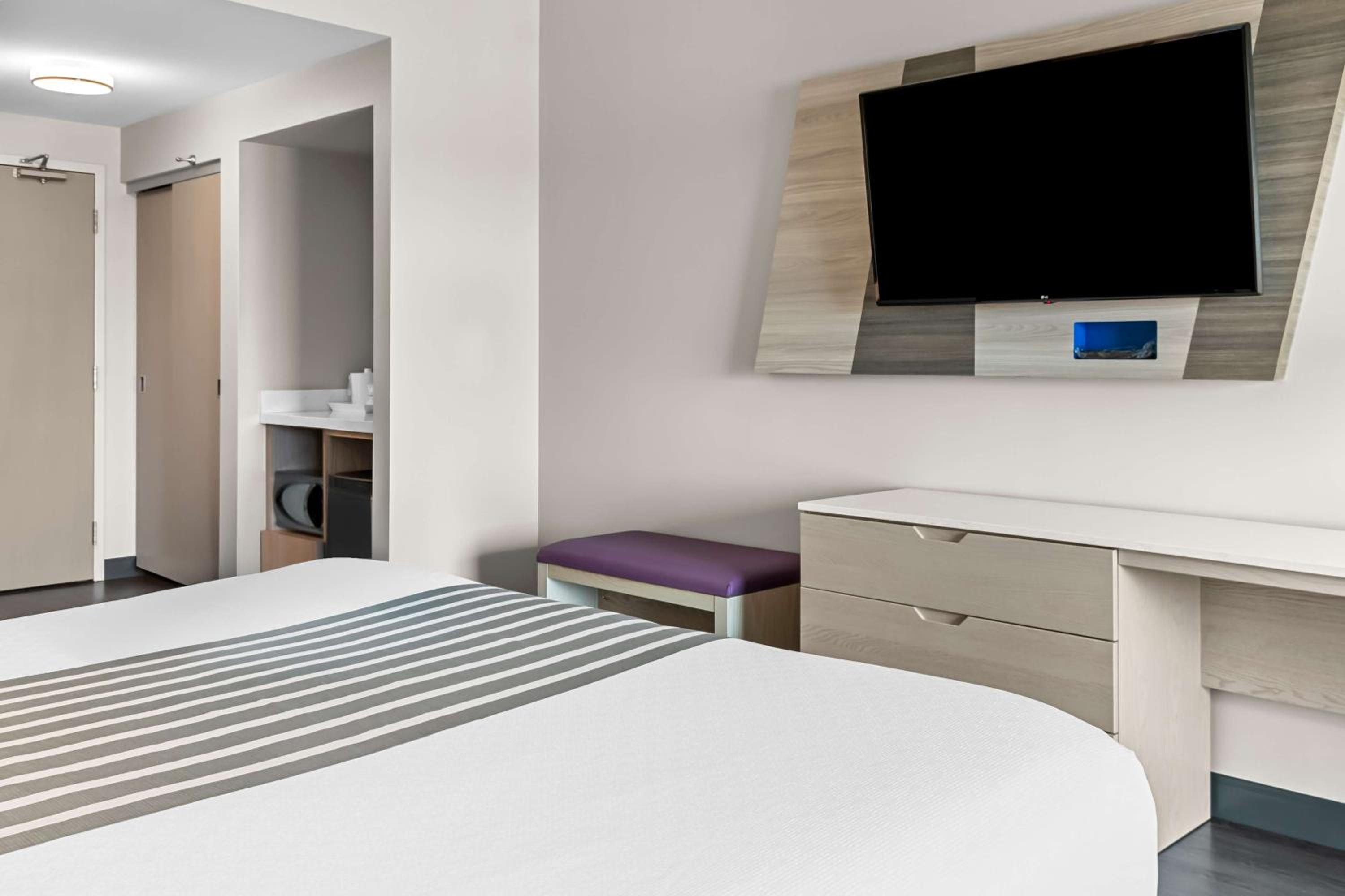 King Room with Sofa Bed - VIP Floor - Photo 2