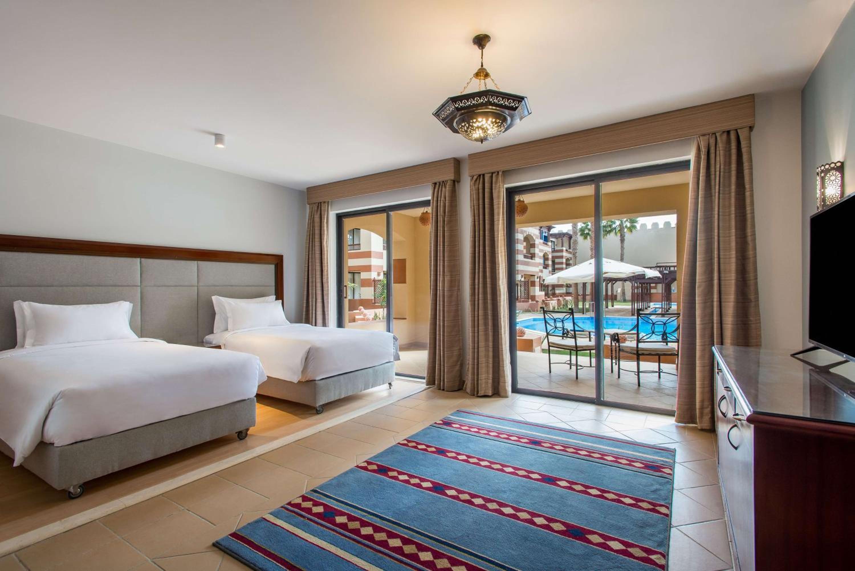 Junior Suite - Pool View - Photo 3