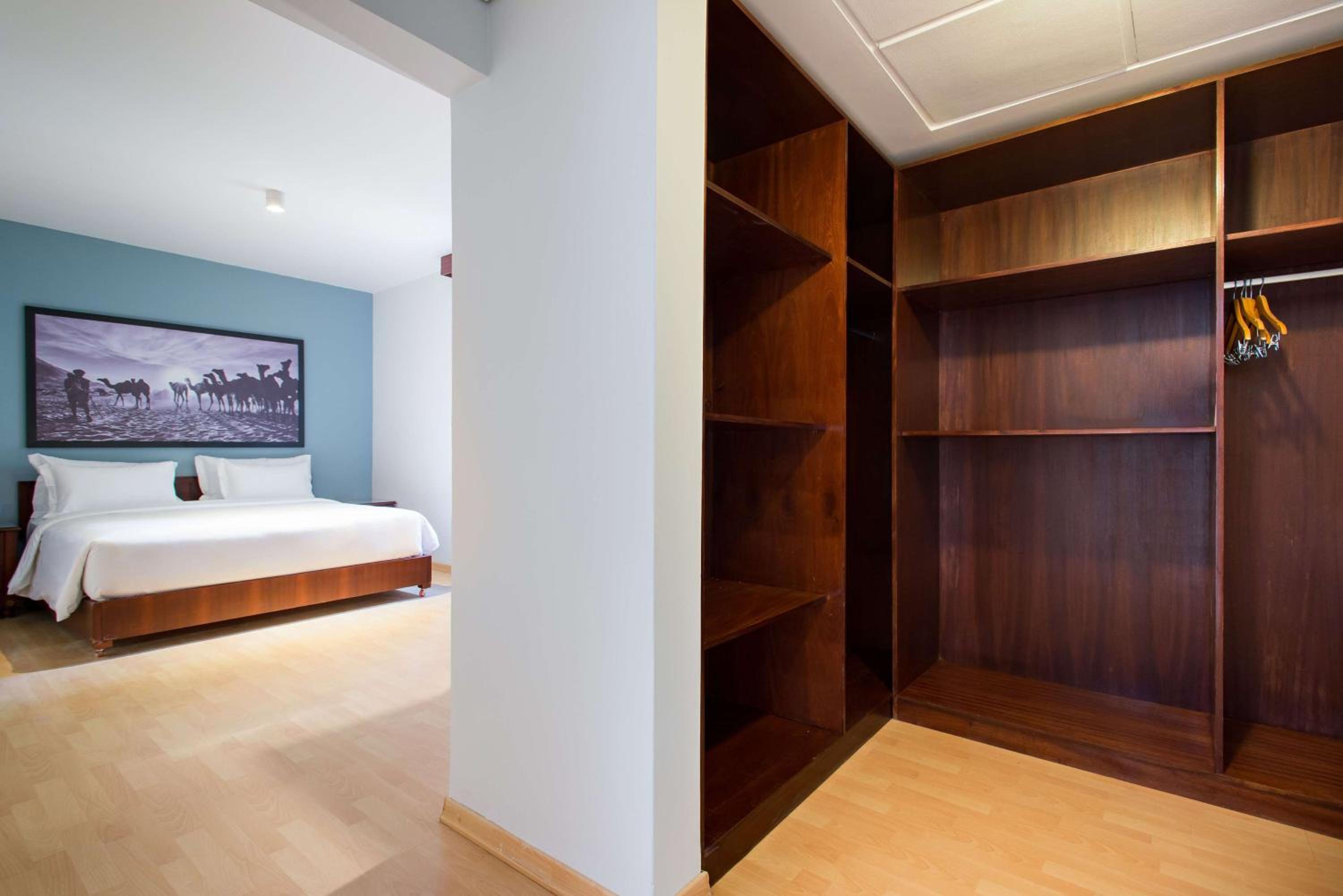 Premium Suite - Marina View - Photo 5