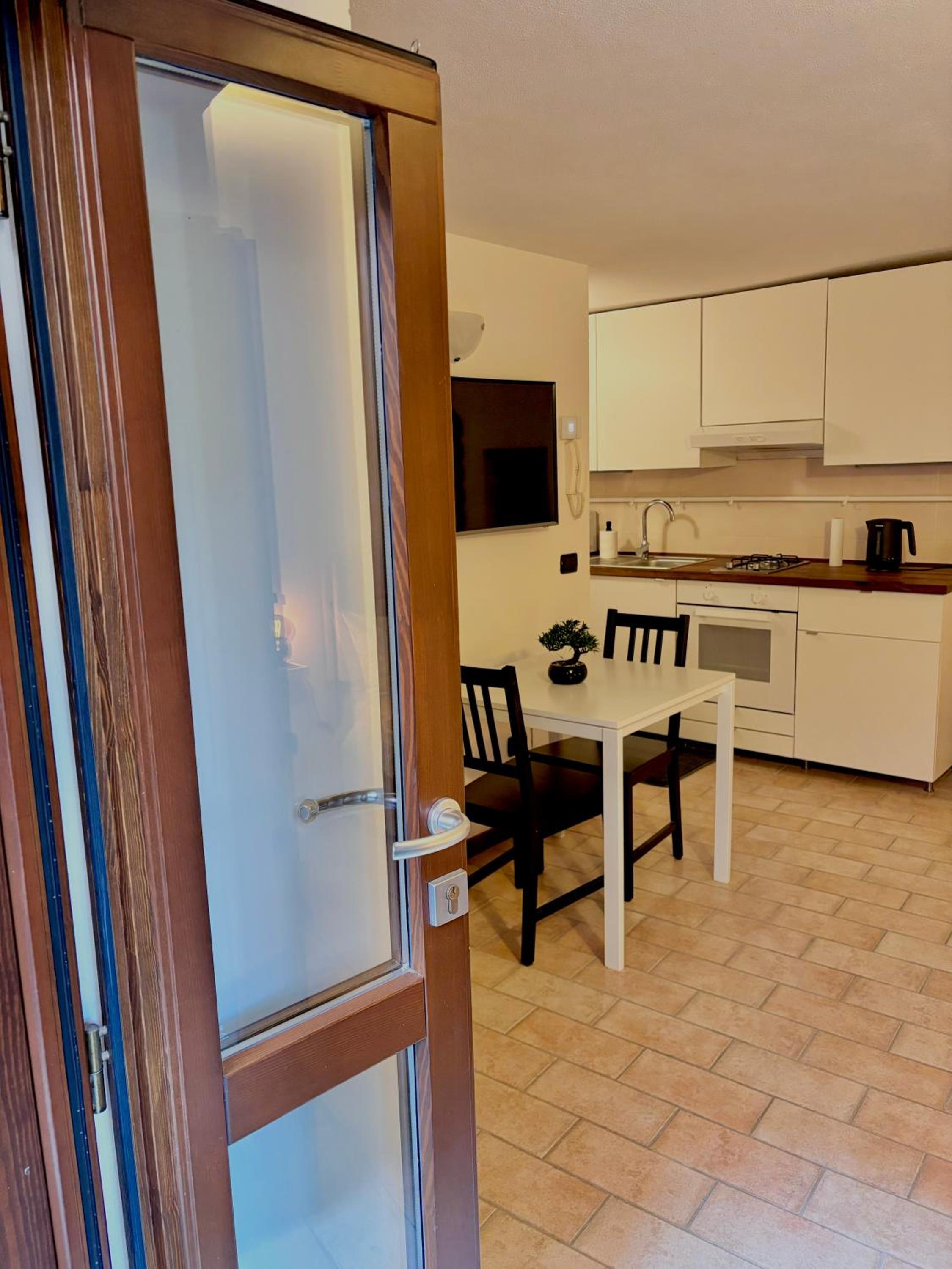One-Bedroom Apartment photo 2