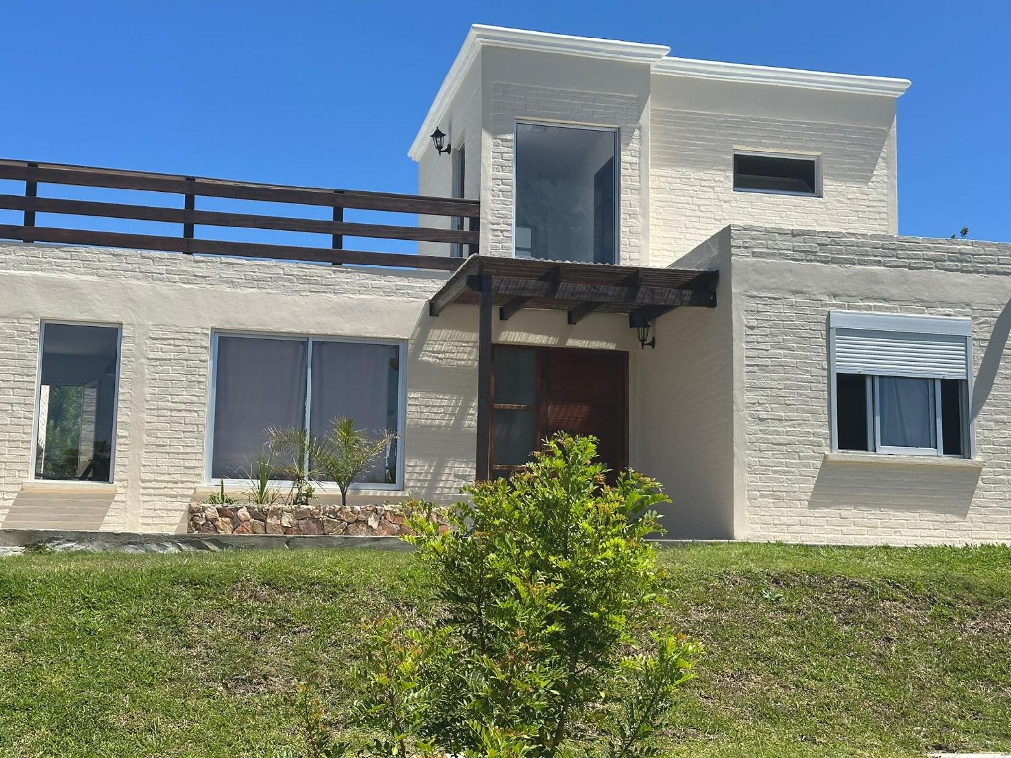 Three-Bedroom House photo 1