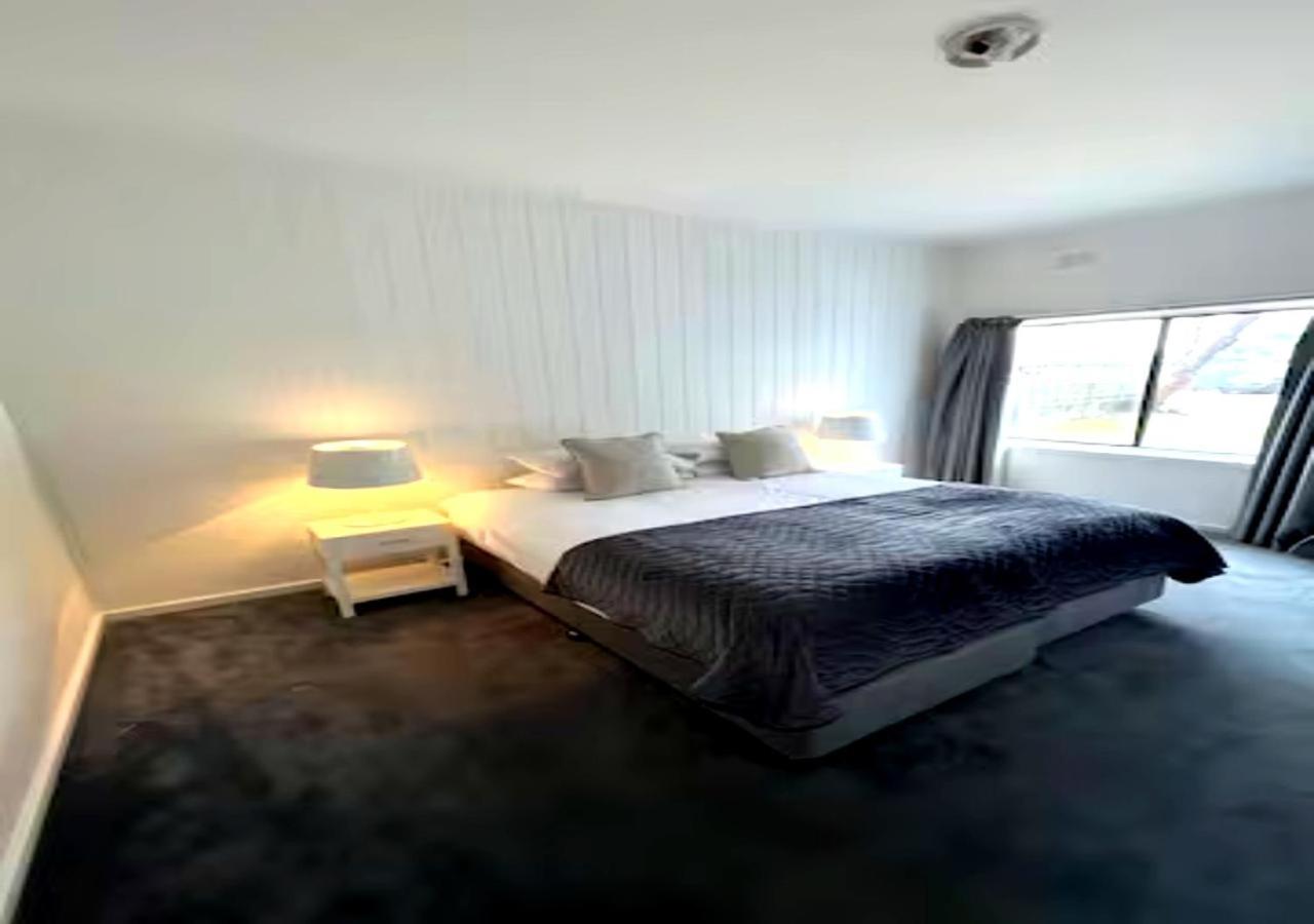 Four-Bedroom House photo 3
