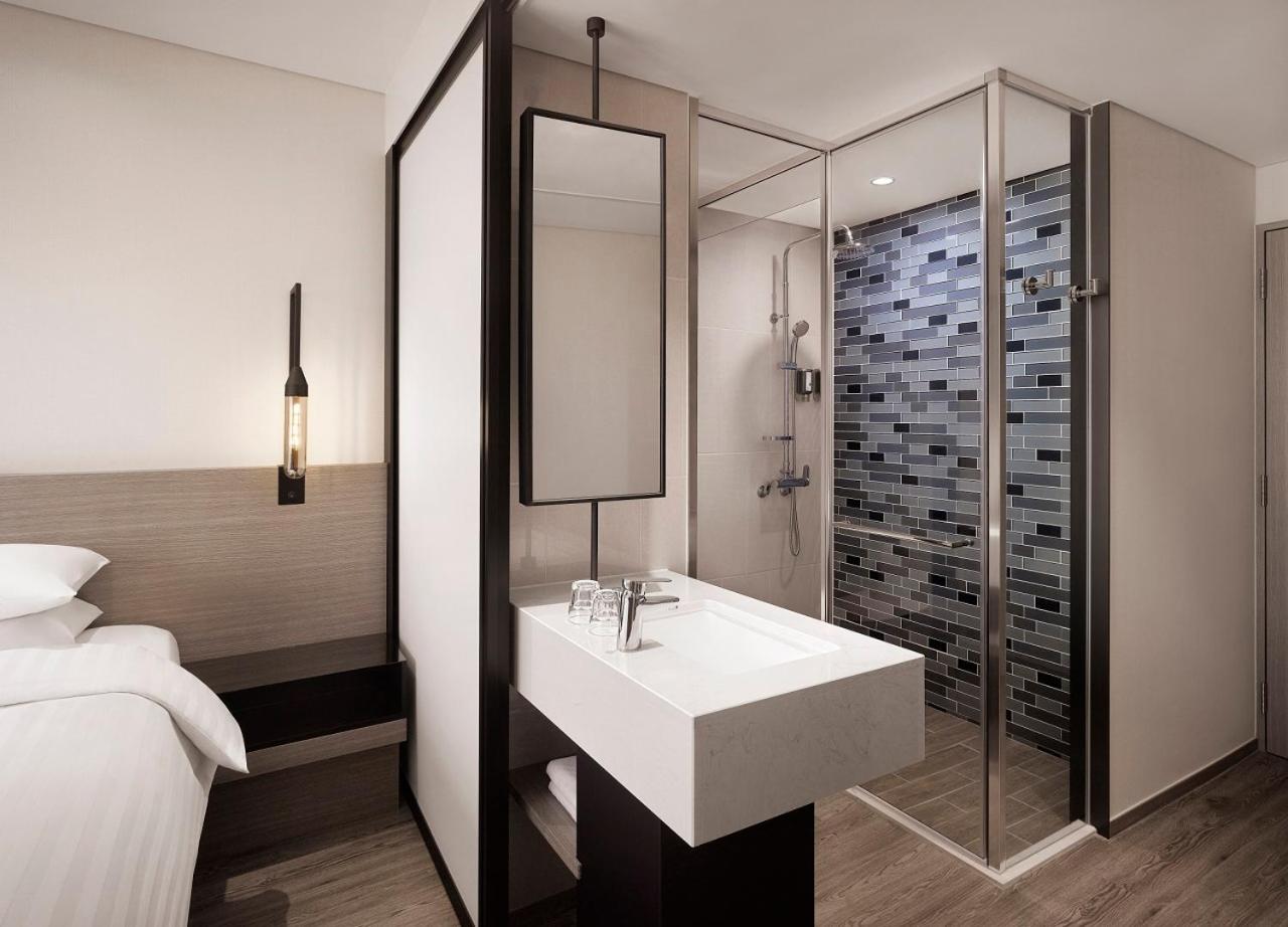 Premier Twin High Floor, Guest room, 2 Twin/Single Bed(s) photo 2