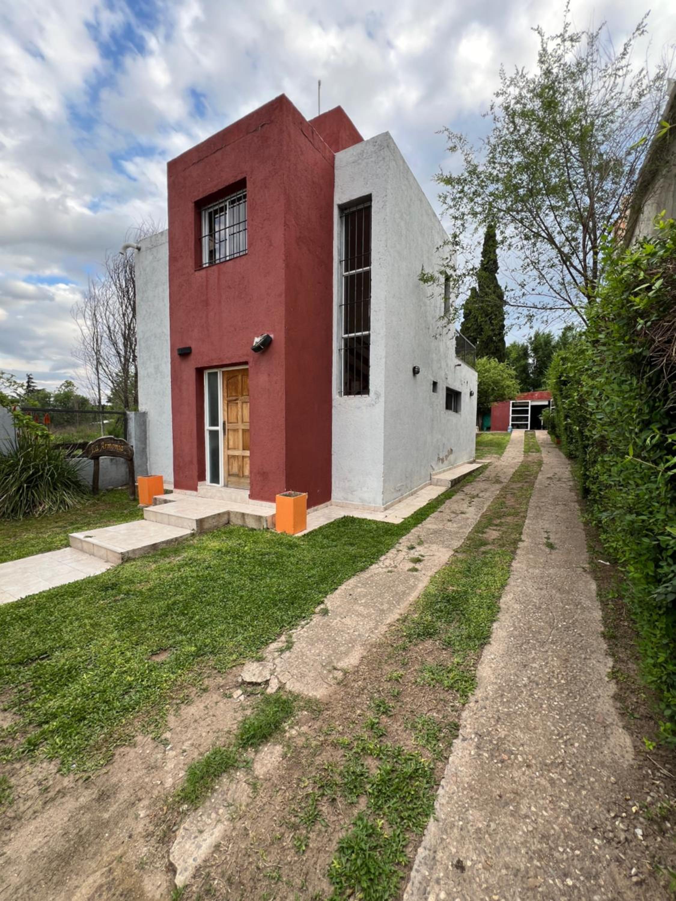 Three-Bedroom House photo 2
