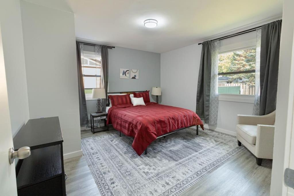 Two-Bedroom Apartment photo 2
