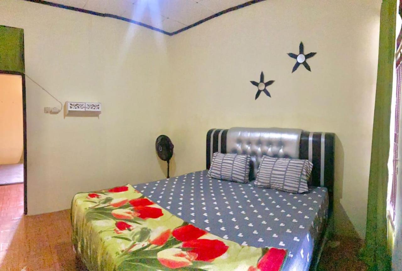 Three-Bedroom House - Photo 8