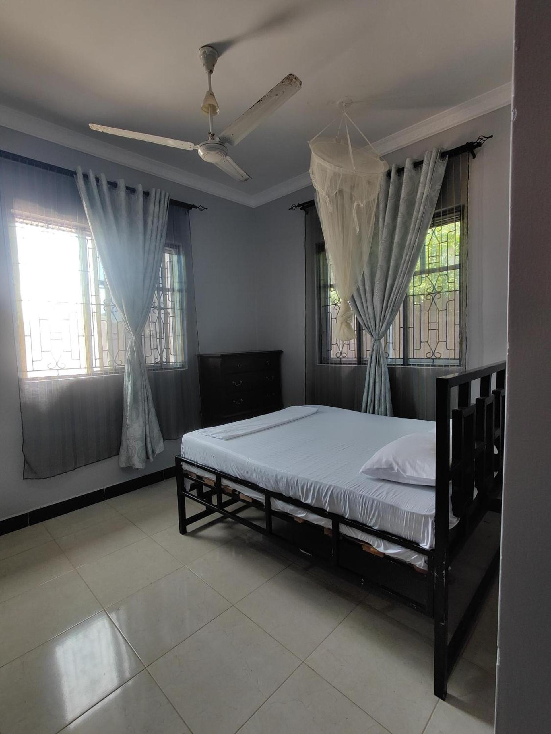 Deluxe Room (2 Adults + 1 Child) photo 1