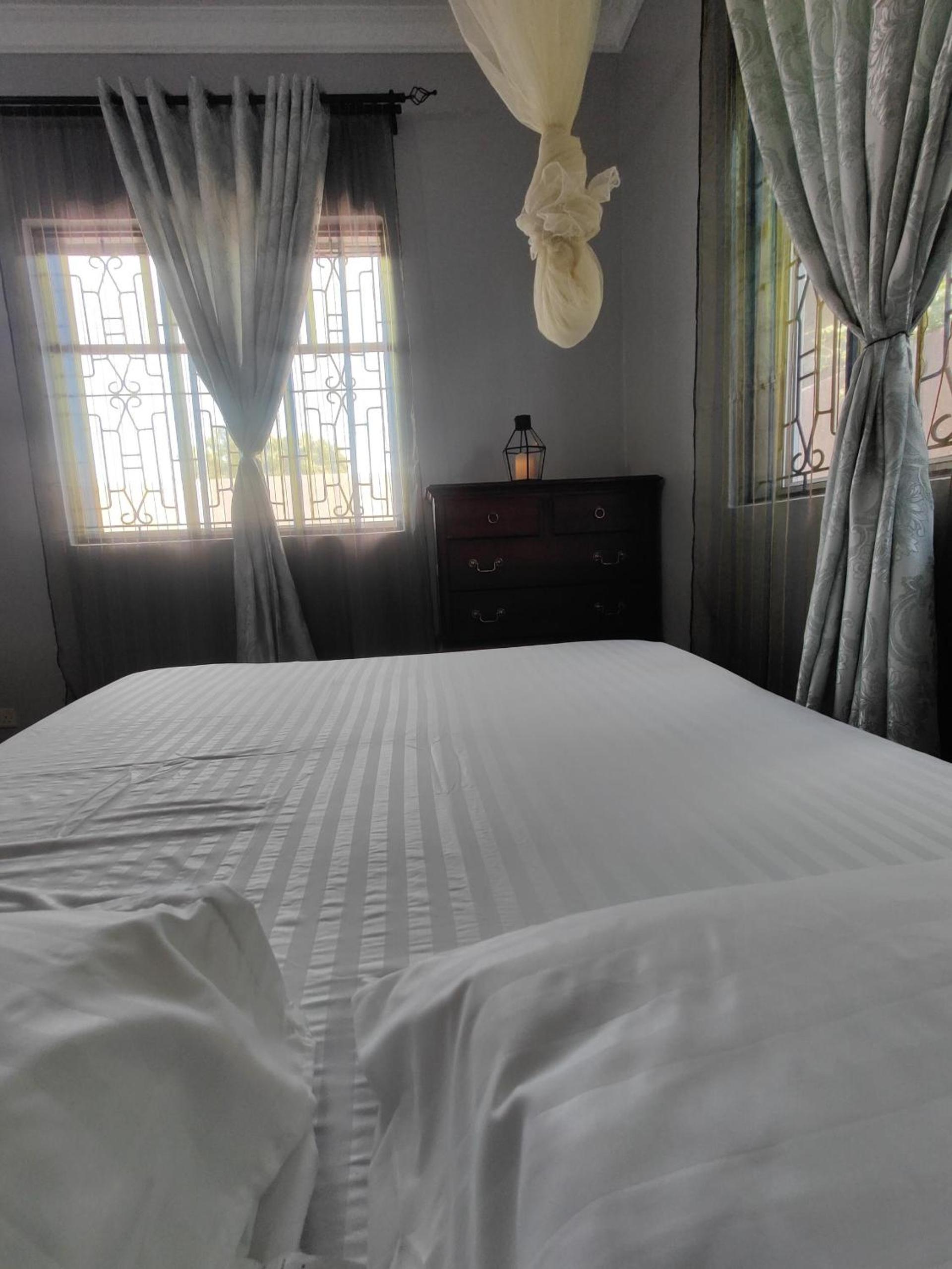 Deluxe Room (2 Adults + 1 Child) photo 2