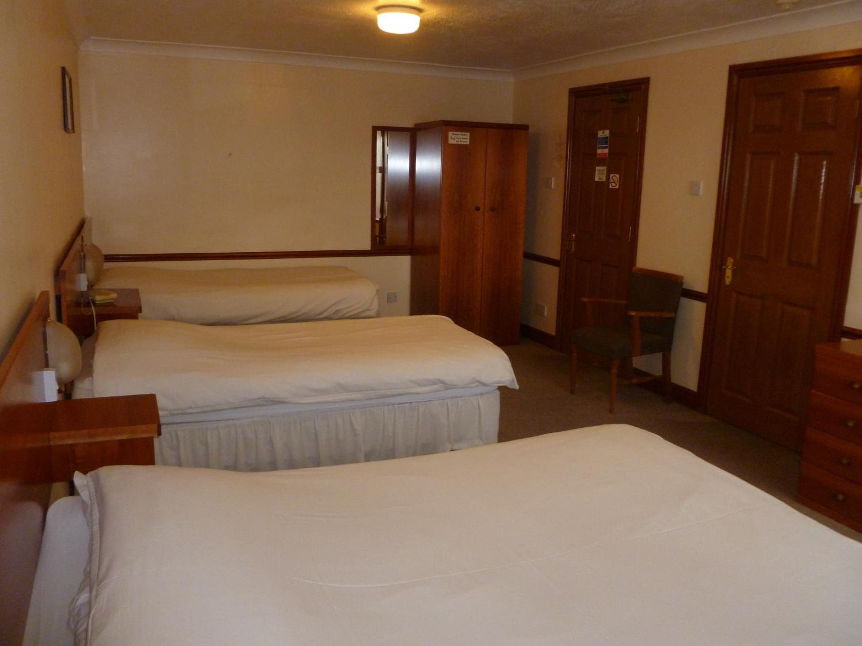 Twin Room - Photo 7