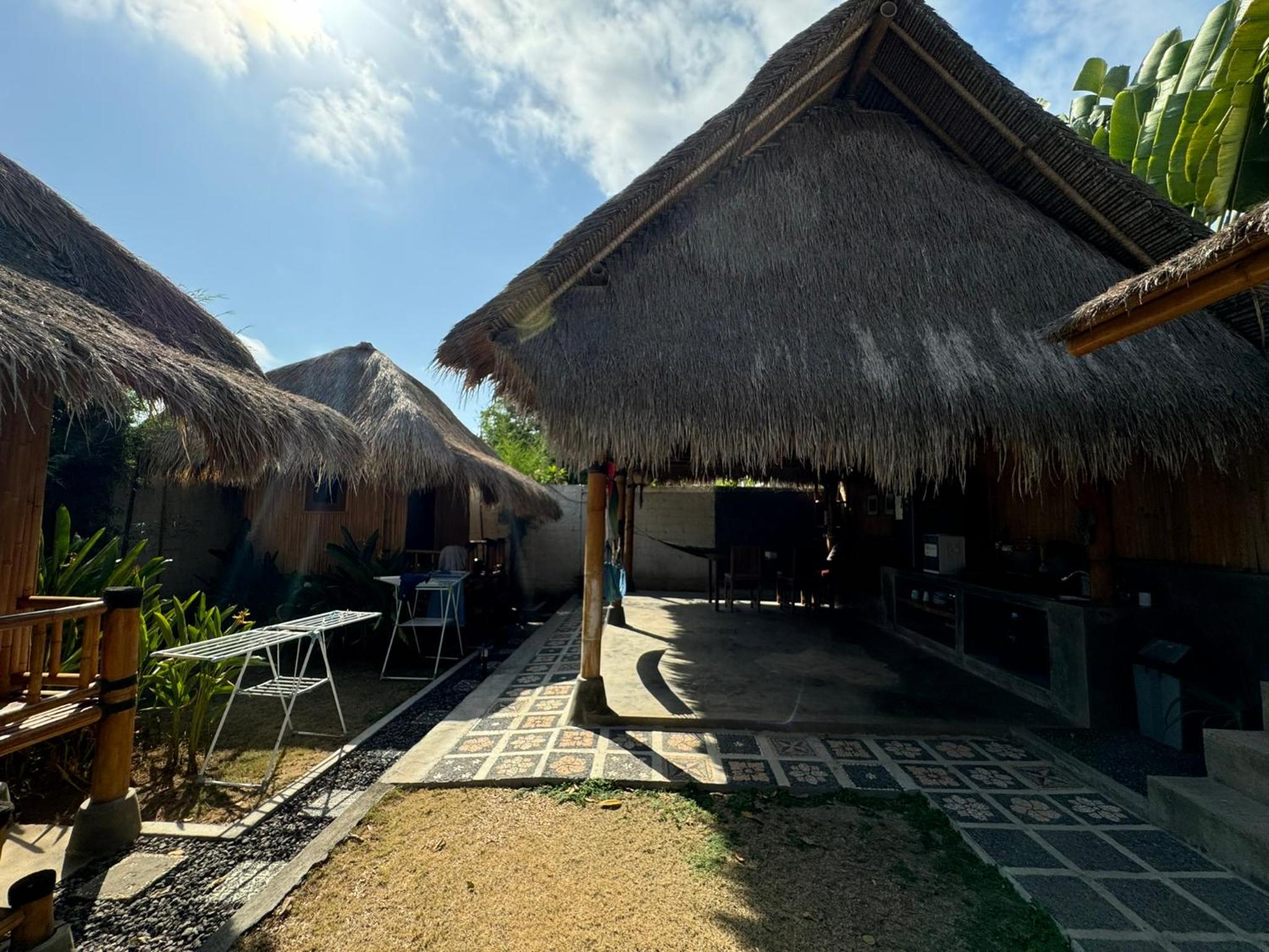 Bamboo Hut with Shared Bathroom photo 2