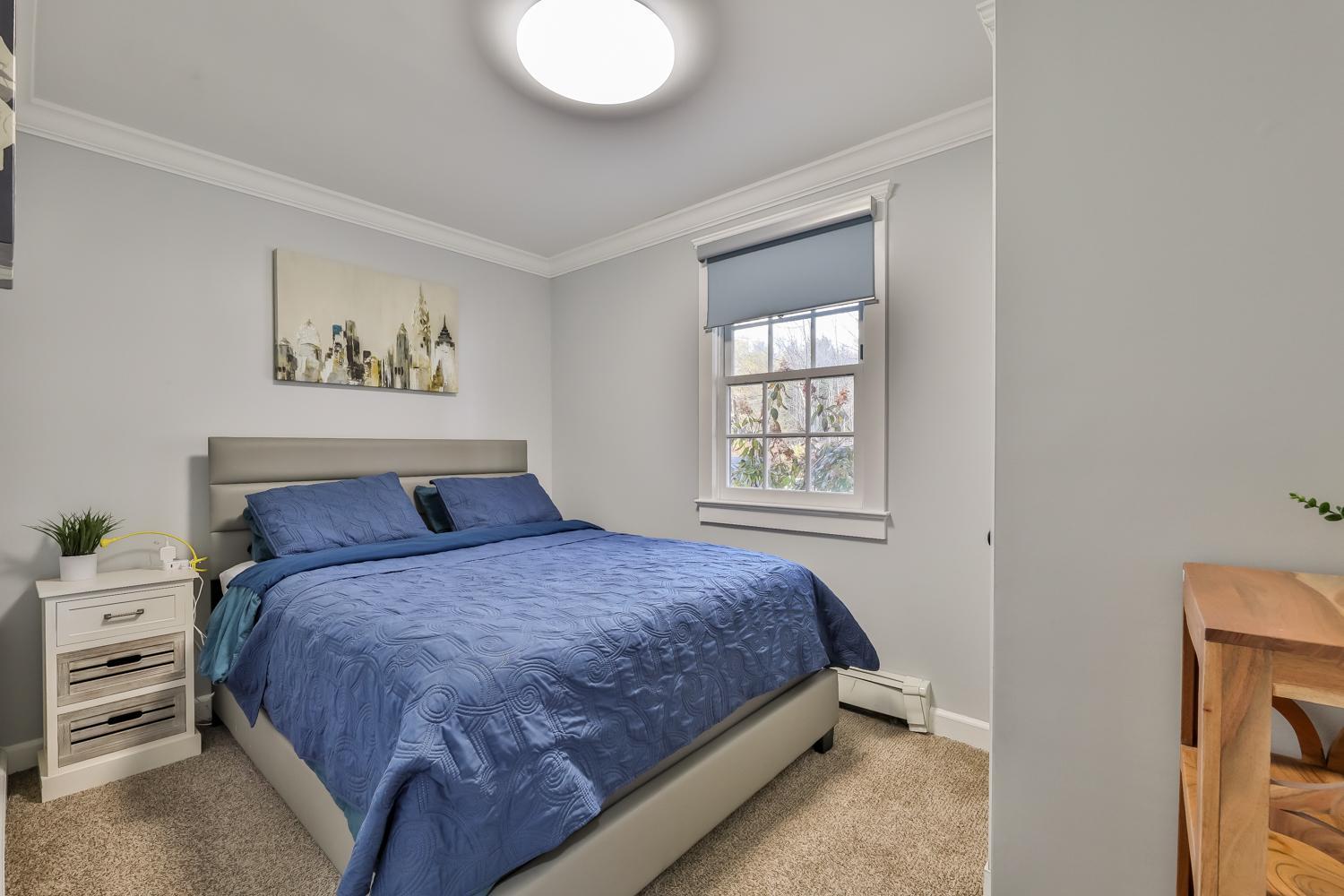 Five-Bedroom House photo 1