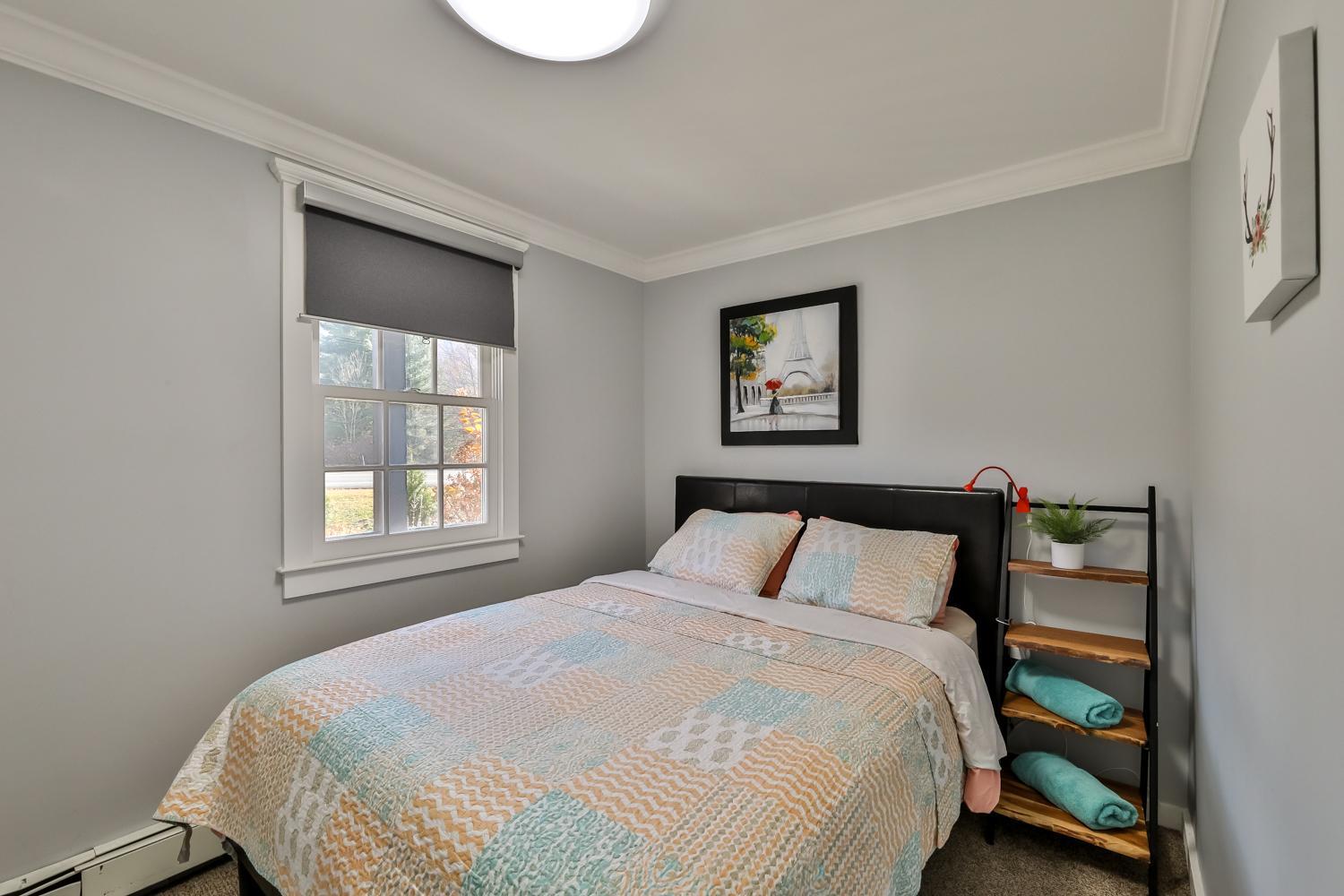 Five-Bedroom House photo 2