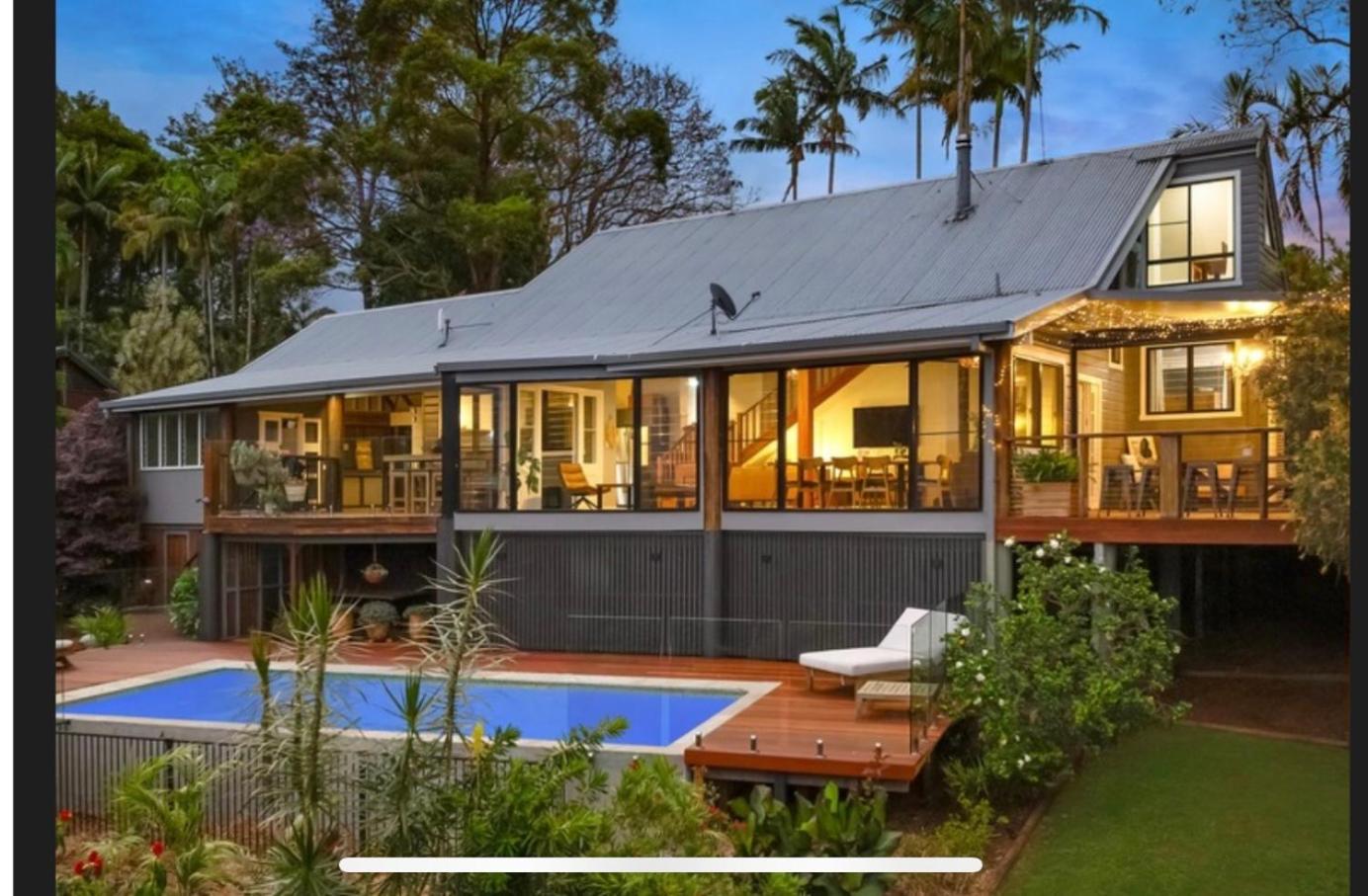 Four-Bedroom House photo 2