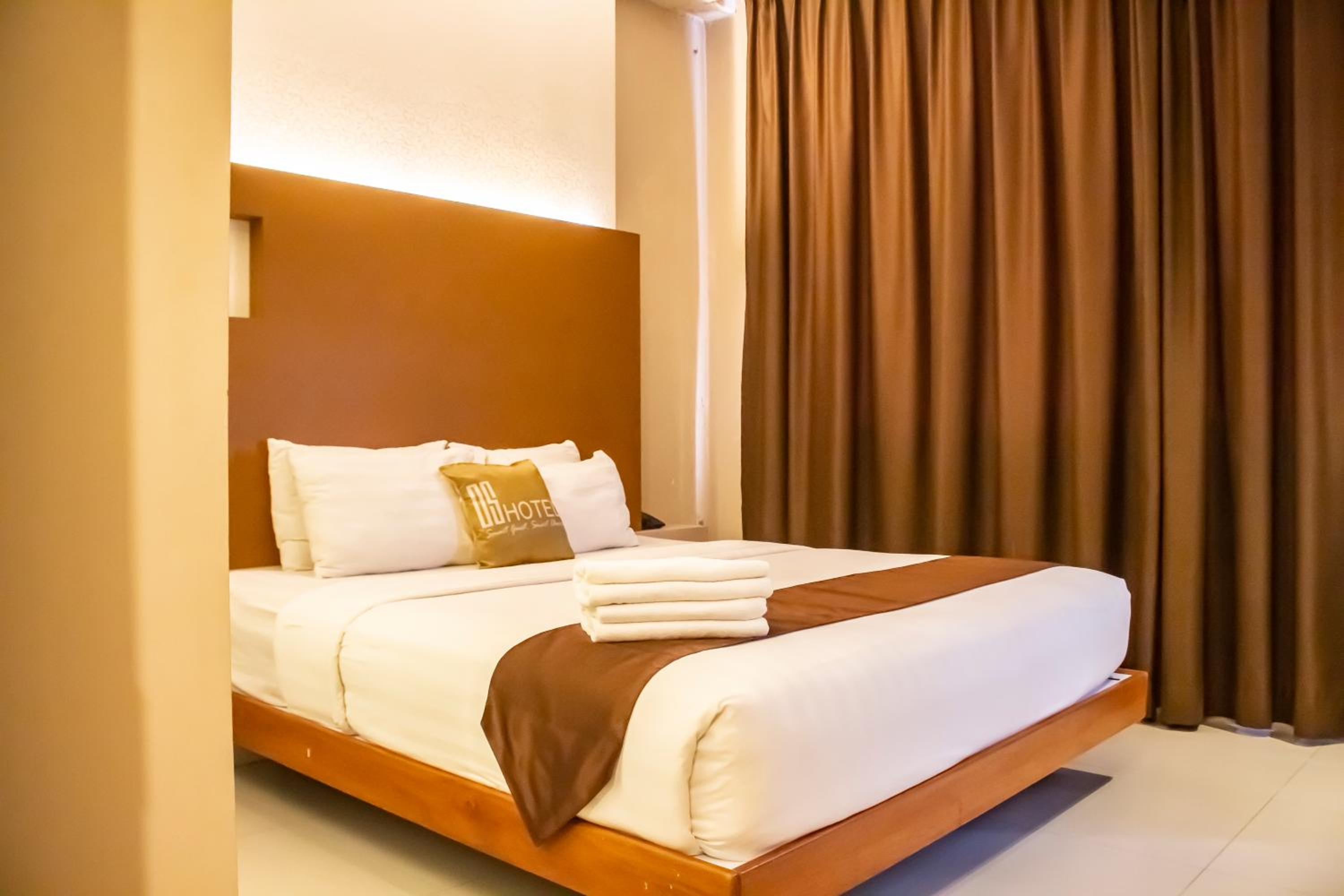 Deluxe King Room photo 2