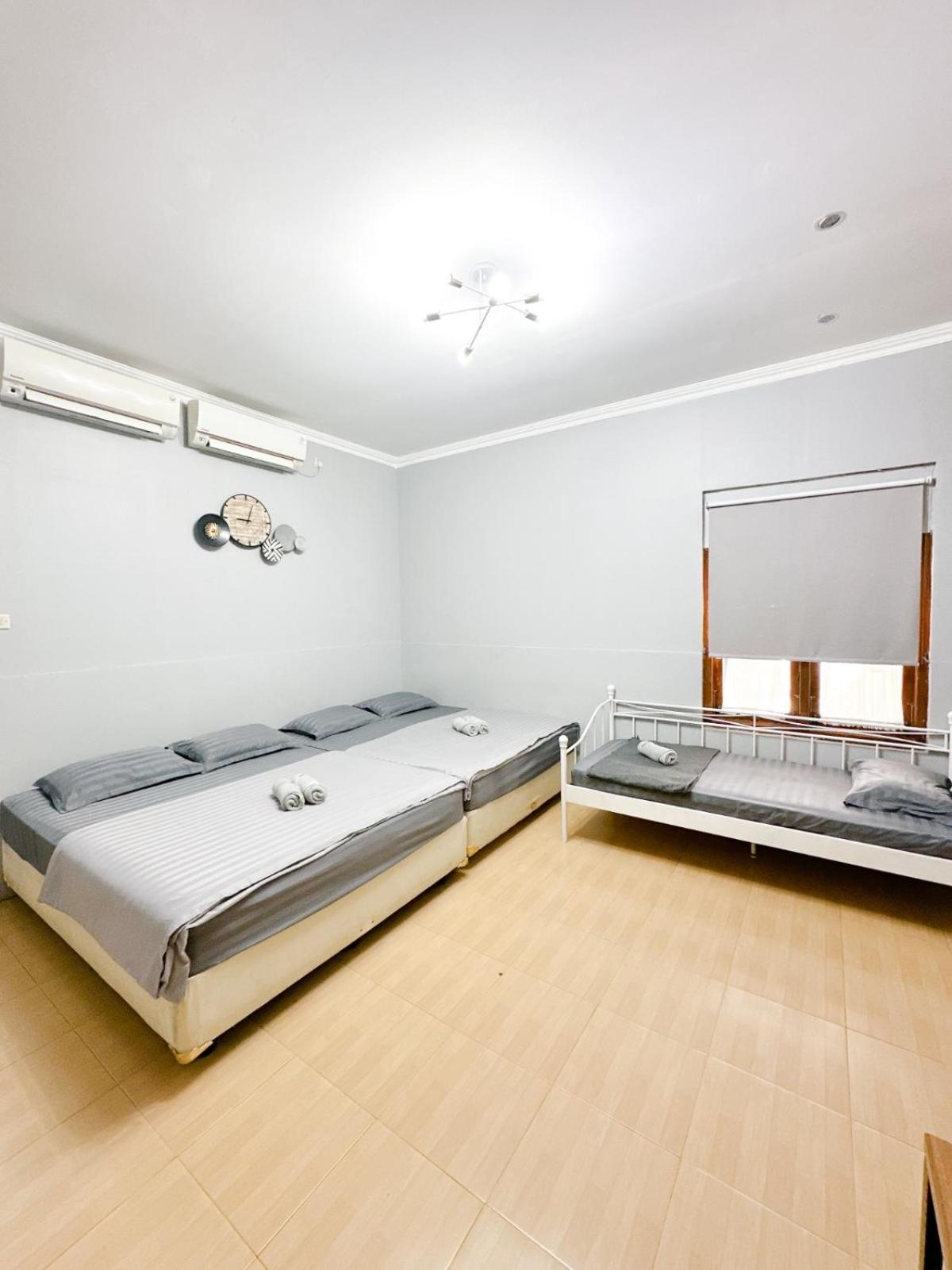 Family Room with Private Bathroom photo 1